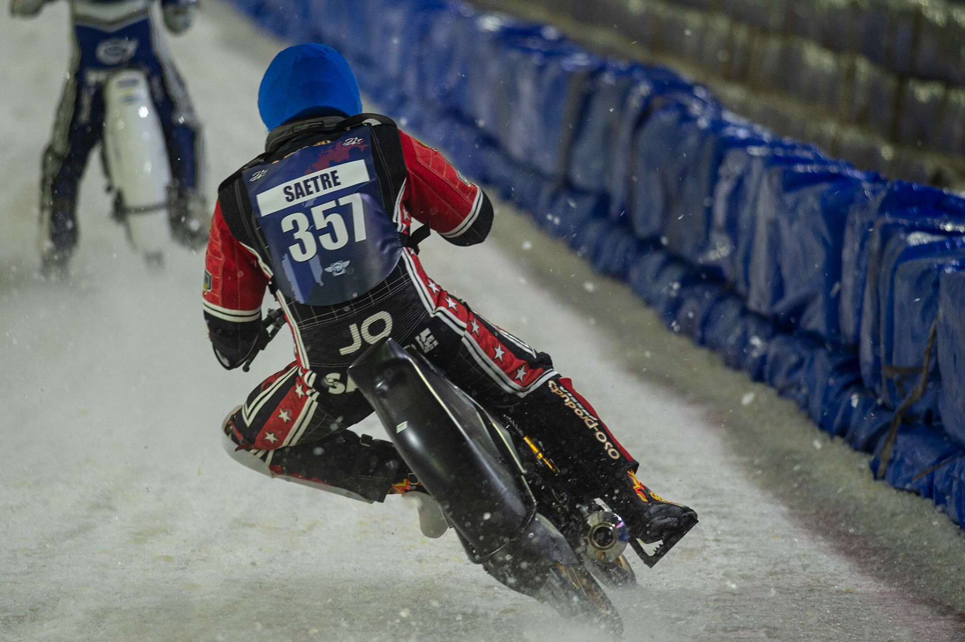 HEERENVEEN, NL. Jo Sætre (357) in action during the FIM Ice Speedway Gladiators World Championship Final 3 at Ice Rink Thialf, Heerenveen on Saturday  2 April 2022. (Credit: Ian Charles | MI News)