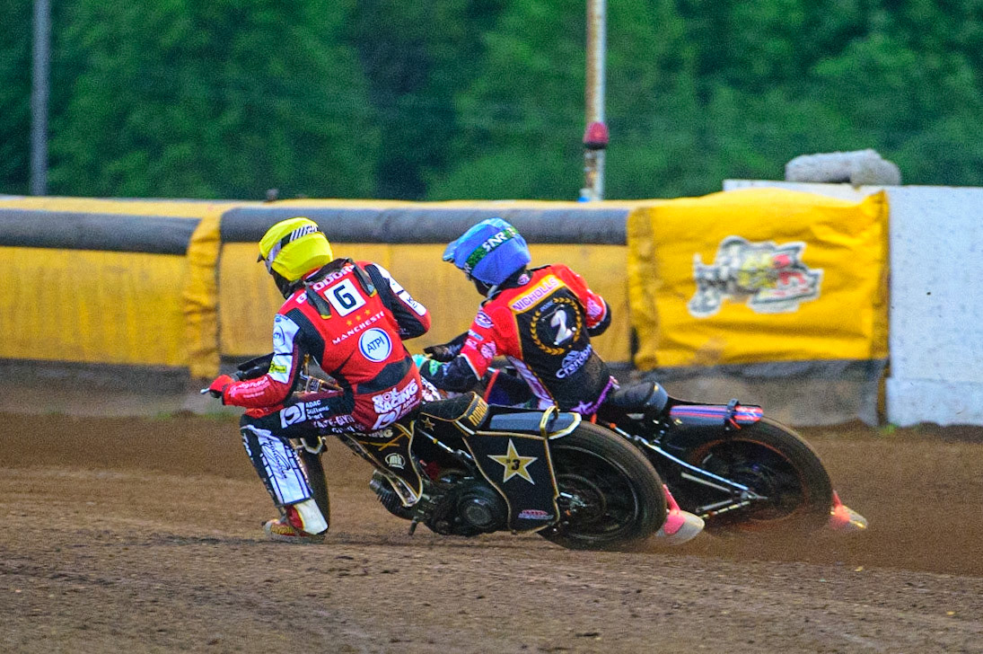 PETERBOROUGH, UK. MAY 9TH  Norick Blödorn  (Yellow) inside Scott Nicholls  (Blue) during the SGB Premiership match between Peterborough Panthers and Belle Vue Aces at East of England Showground, Peterborough on Monday 9th May 2022. (Credit: Ian Charles | MI News)