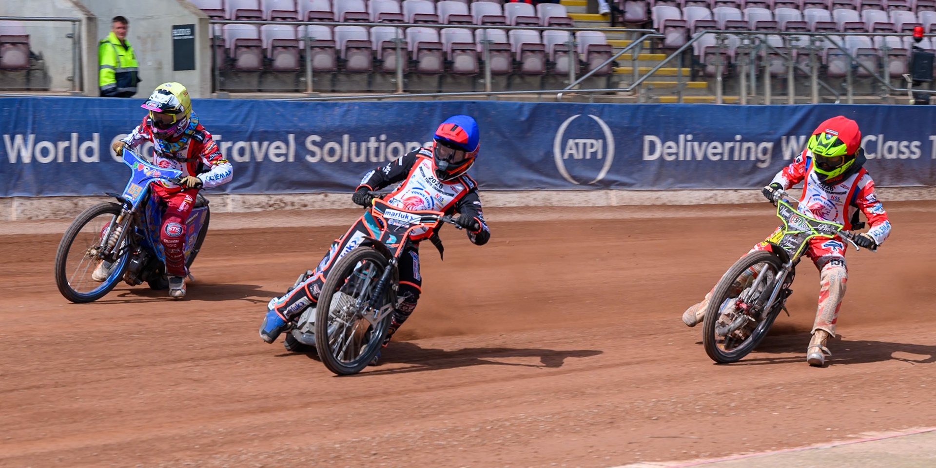 BRITISH YOUTH CHAMPIONSHIP (500cc): Casper Kluczniak (505) in Blue leading Stene Pijper (159) in Yellow and Ollie Binns (91) in Red during the British Youth Speedway Championship at the National Speedway Stadium, Manchester on Sunday 10th May 2026. (Photo: Ian Charles | MI News)