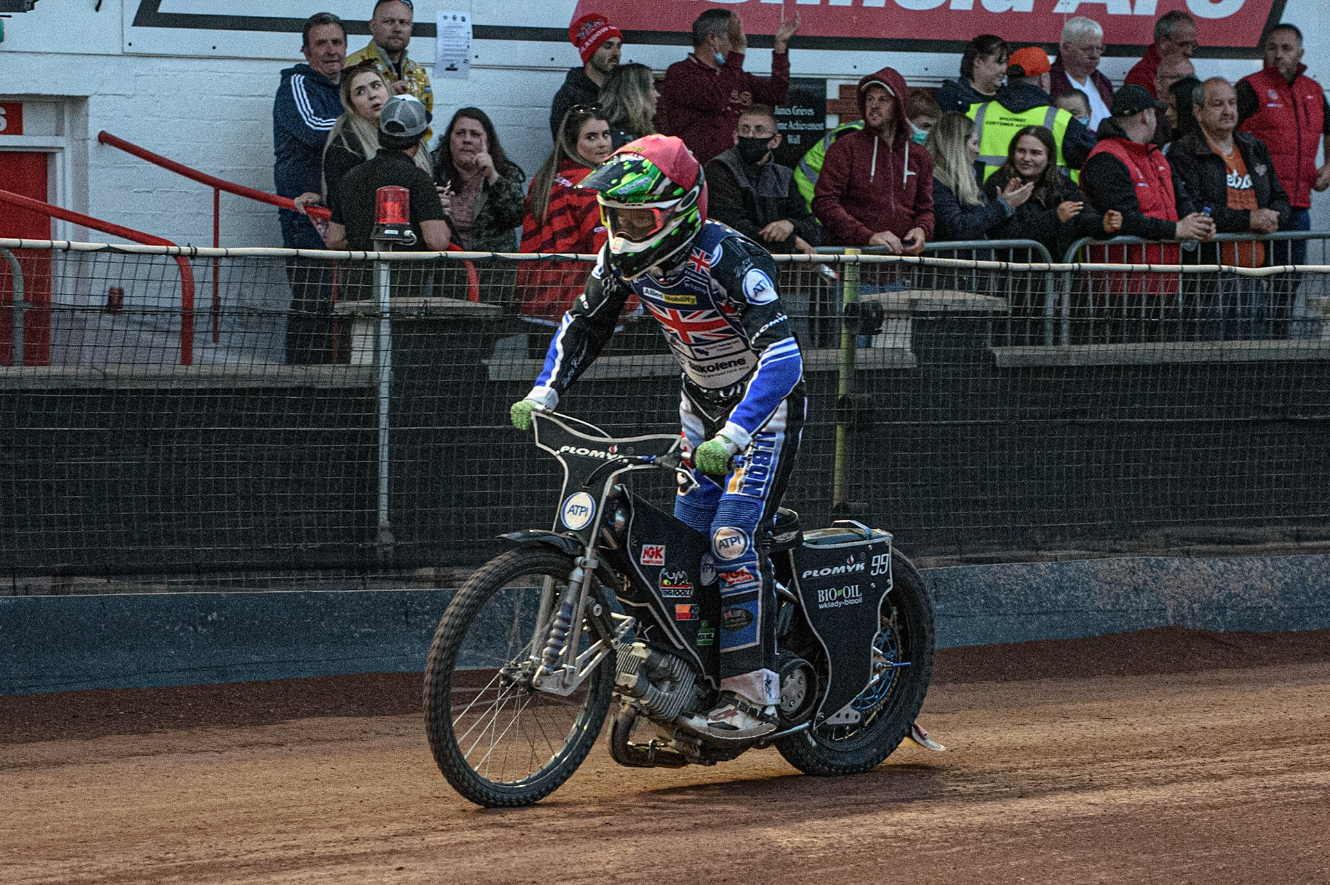 GLASGOW, UK. JUNE 19TH.  Dan Bewley (Great Britain) celebrates his run off win during the FIM Speedway Grand Prix Qualifying Round at the Peugeot Ashfield Stadium, Glasgow on Saturday 19th June 2021. (Credit: Ian Charles | MI News)