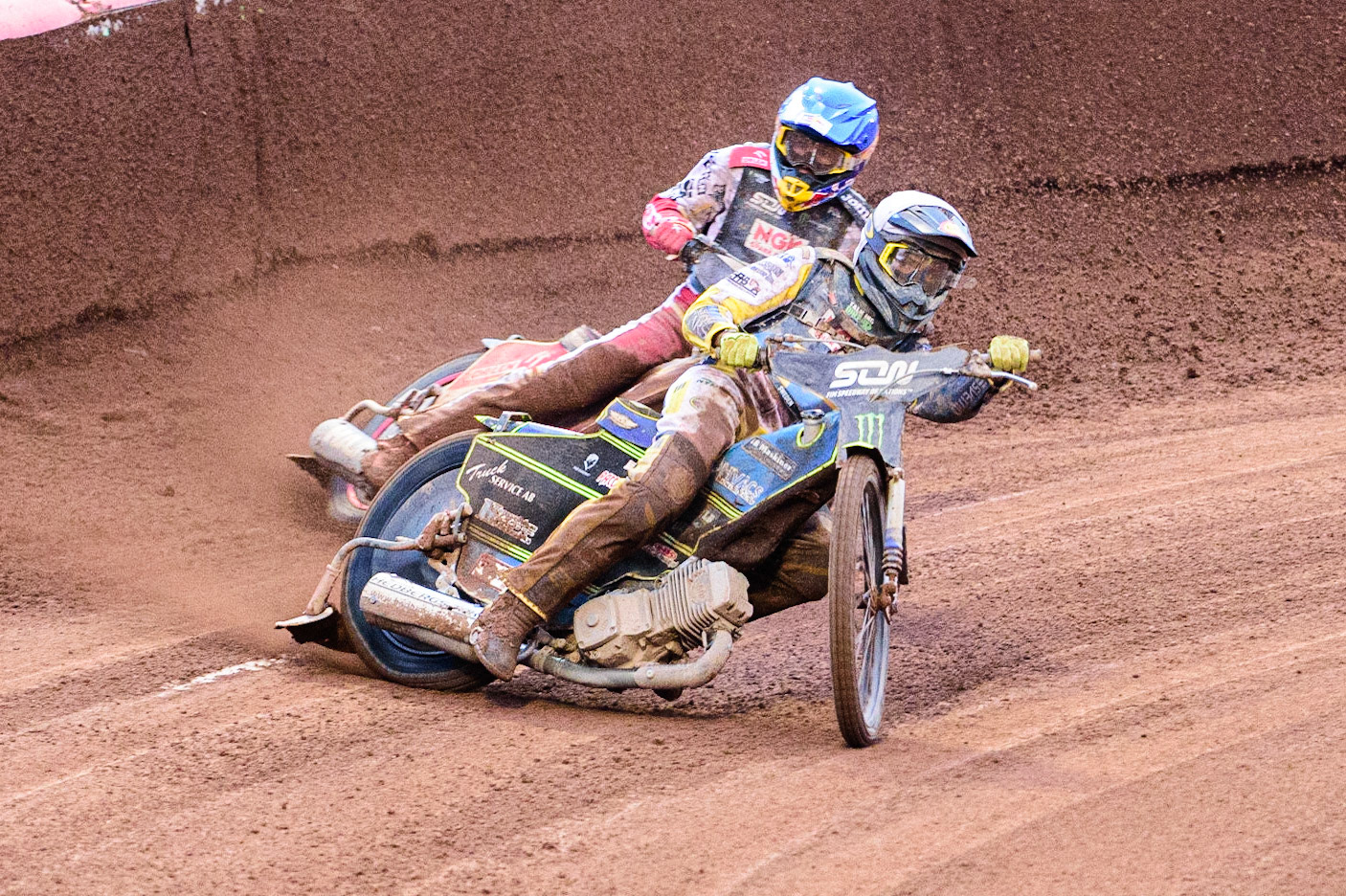 MANCHESTER, UK. OCT 17TH Philip Hellström-Bangs of Sweden (White) leads Maciej Janowski of Poland (Blue) during the Monster Energy FIM Speedway of Nations at the National Speedway Stadium, Manchester on Sunday  17th October 2021. (Credit: Ian Charles | MI News)