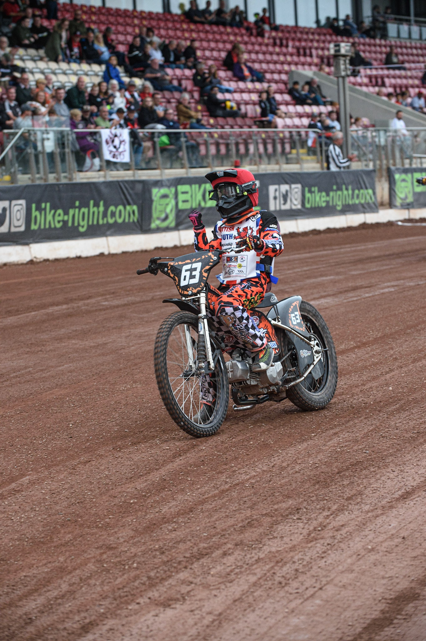 MANCHESTER, UK. AUGUST 2OTH   Cooper Rushen  celebrates winning the A Final at the National Speedway Stadium, Manchester on Friday 20th August 2021. (Credit: Ian Charles | MI News)