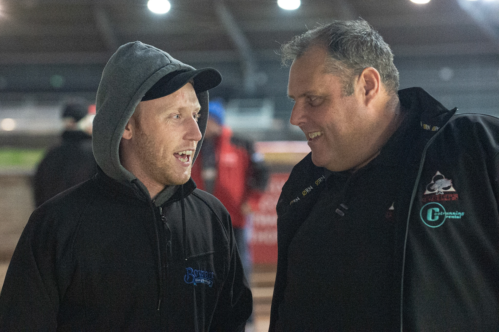 Photo: Ian Charles

Paul Bowen (left) chats with Belle Vue Colts  manager Steve Williams 

Belle Vue Colts v Kent Kings, SGB National League Play Offs, Semi Final 1st Leg, Belle Vue National Speedway Stadium, Manchester, Friday 4  October  2019