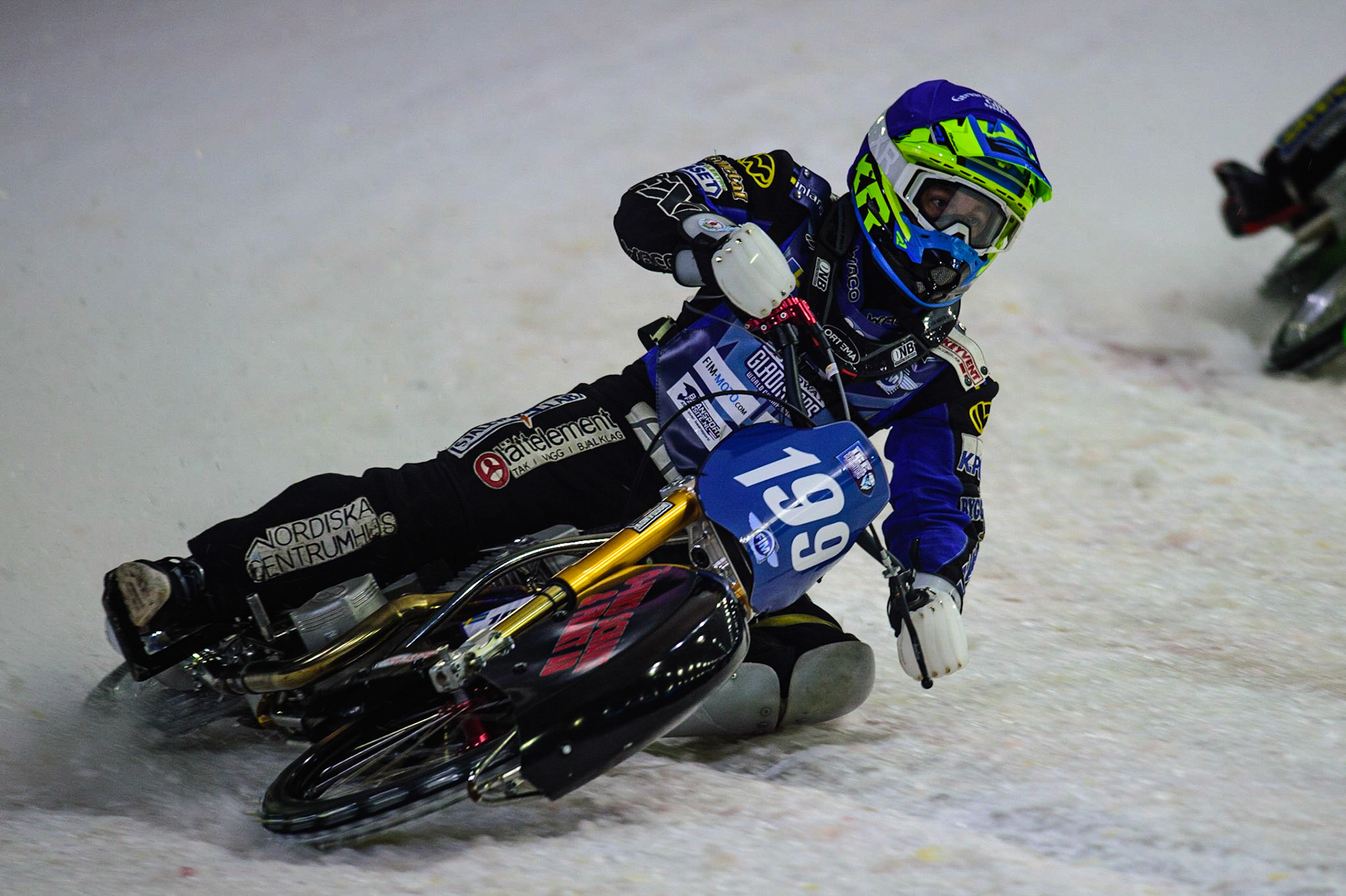 HEERENVEEN, NL.  Martin Hååruhiltunen (199)  in action during the FIM Ice Speedway Gladiators World Championship Final 4 at Ice Rink Thialf, Heerenveen on Sunday  3 April 2022. (Credit: Ian Charles | MI News)
