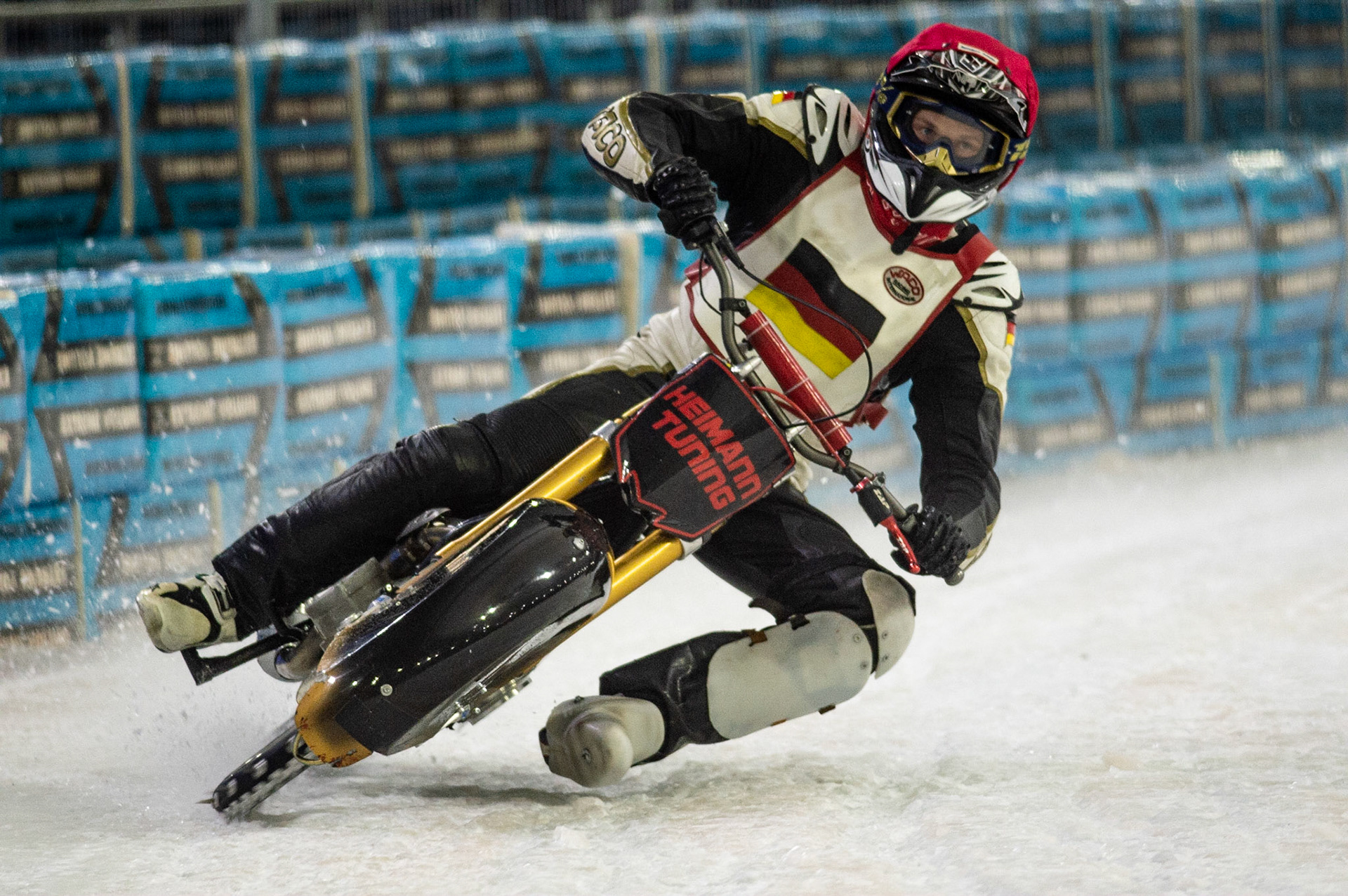 Photo: Ian Charles

Franz Mayerbüchler in action 

Roelof Thijs Bokaal, Ice Rink Thialf, Heerenveen, Netherlands Friday  29  March  2019