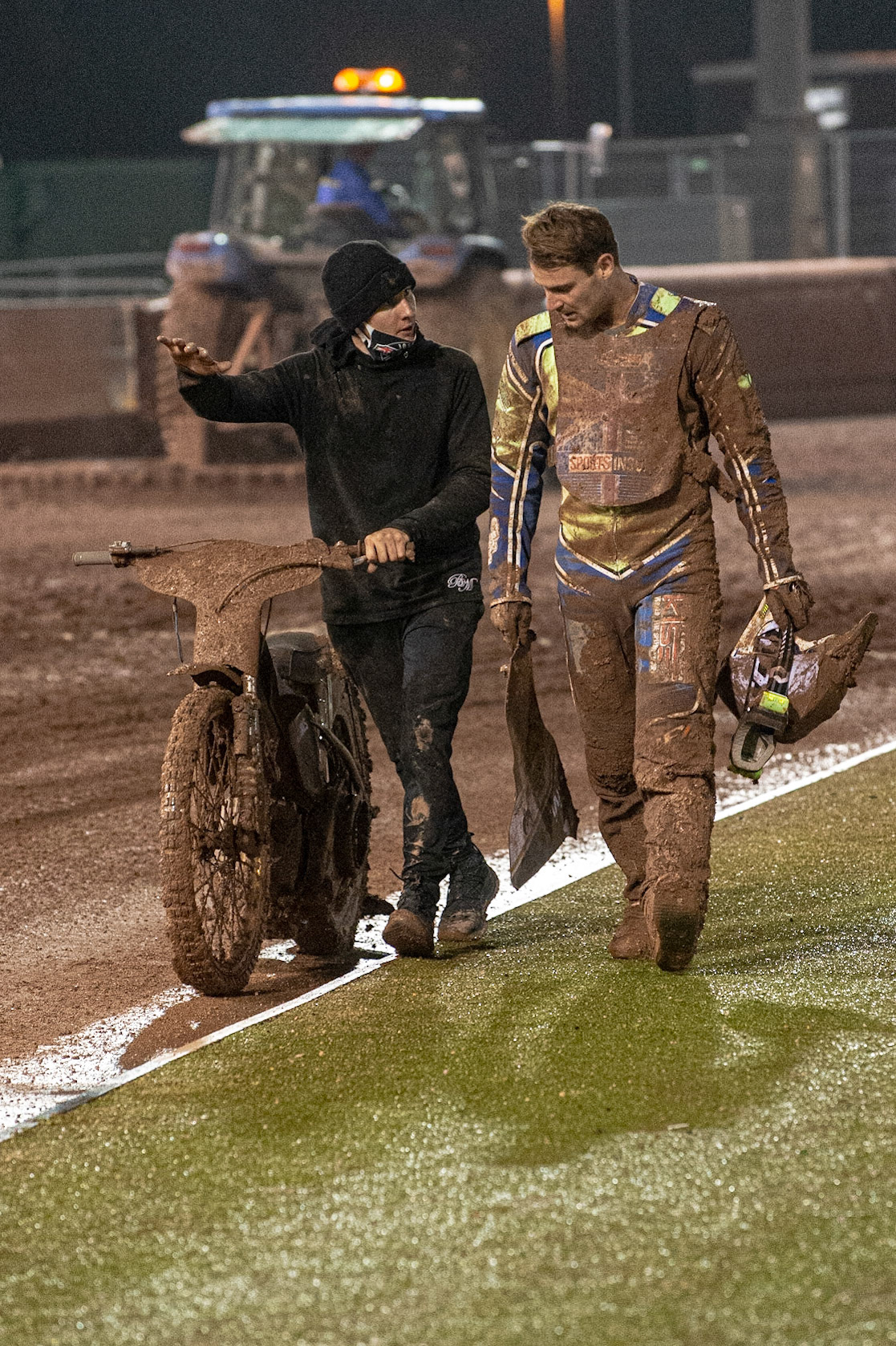 Photo: Ian CharlesRichie Worrall walks back to the pits after his last bend fall n the Semi FinalSports Insure British Speedway Championship Final, National Speedway Stadium, Manchester Monday  28  September  2020