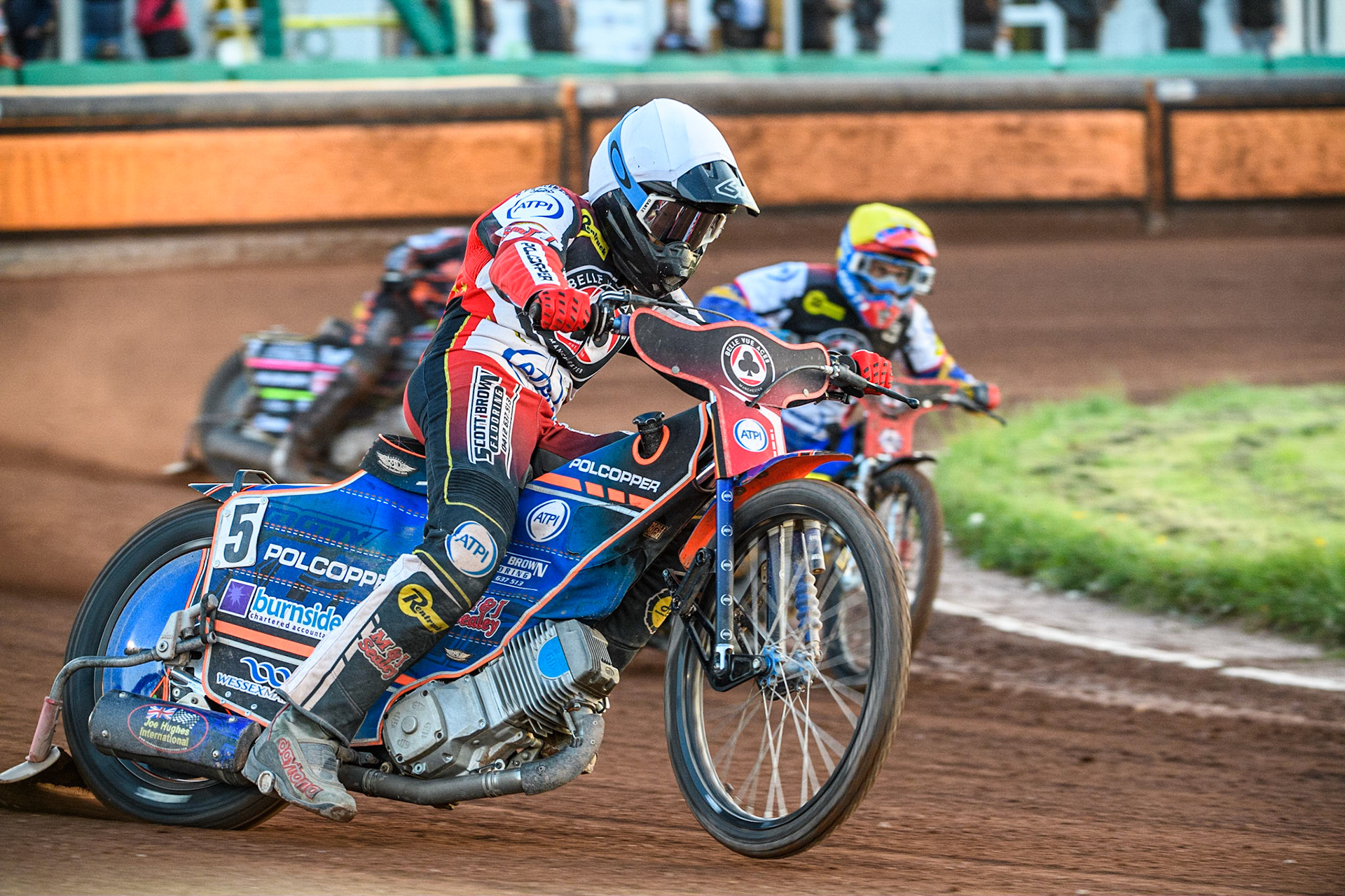 Brady Kurtz (White) outside team mate Paco Castagna (Yellow) during the Sports Insure Premiership match between Wolverhampton Wolves and Belle Vue Aces at Monmore Green Stadium, Wolverhampton on Monday 29th May 2023. (Photo: Ian Charles | MI News)