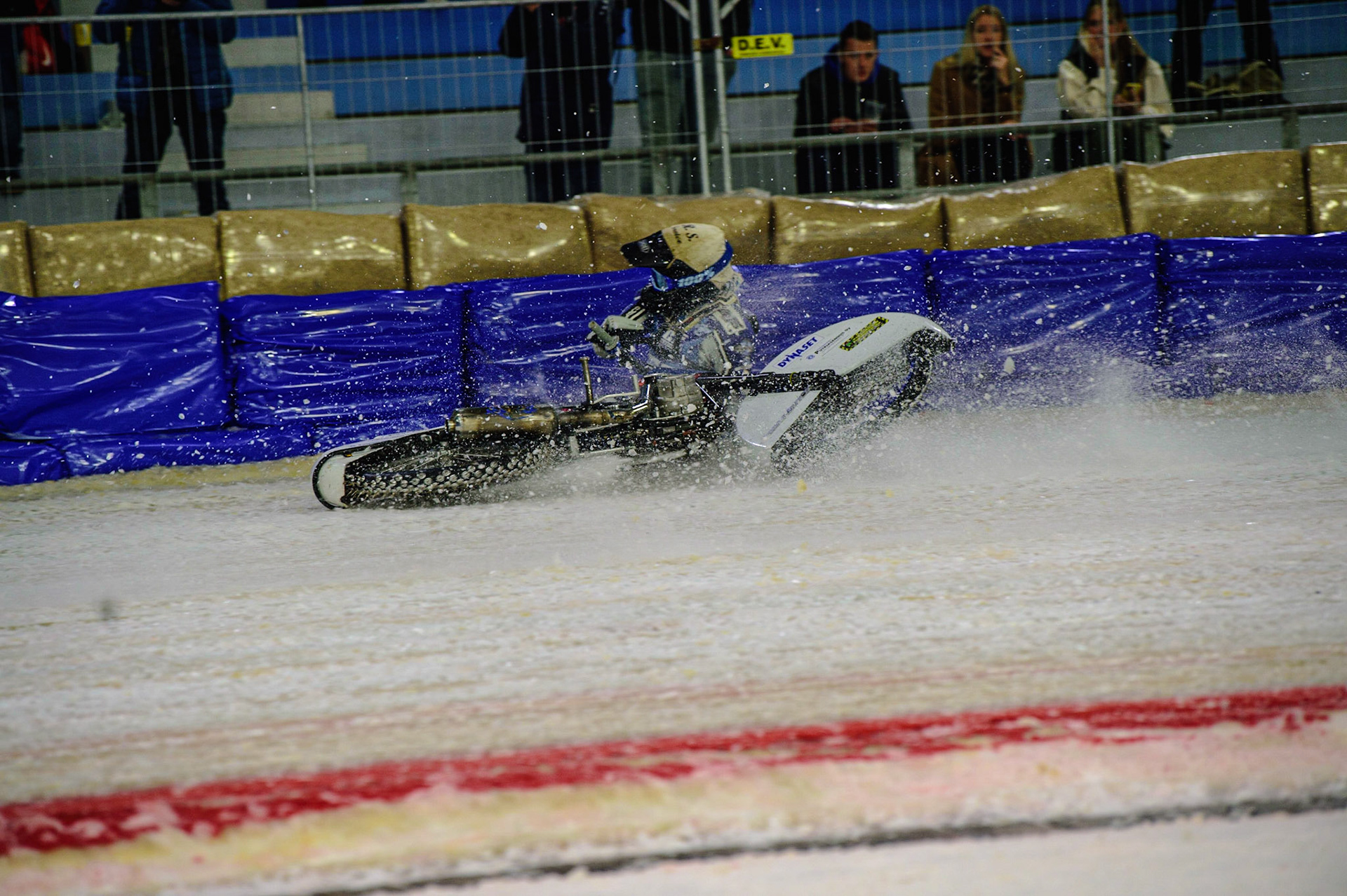 HEERENVEEN, NL.  Max Koivula (24) spins off during the FIM Ice Speedway Gladiators World Championship Final 4 at Ice Rink Thialf, Heerenveen on Sunday  3 April 2022. (Credit: Ian Charles | MI News)