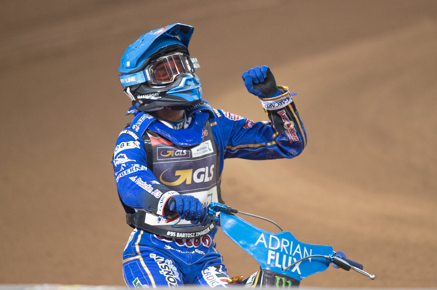 CARDIFF,WALES Bartoz Zmarzlik celebrates his  win in Heat 11 during the ADRIAN FLUX BRITISH FIM SPEEDWAY GRAND PRIX at the Principality Stadium, Cardiff on Saturday 21st September 2019. (Credit: Ian Charles | MI News)