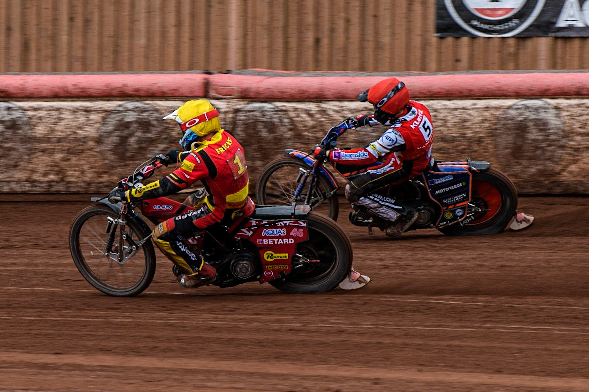 Max Fricke  (Yellow) passes Brady Kurtz  (Red) during the SGB Premiership match between Belle Vue Aces and Leicester Lions at the National Speedway Stadium, Manchester on Monday 1st May 2023. (Photo: Ian Charles | MI News)