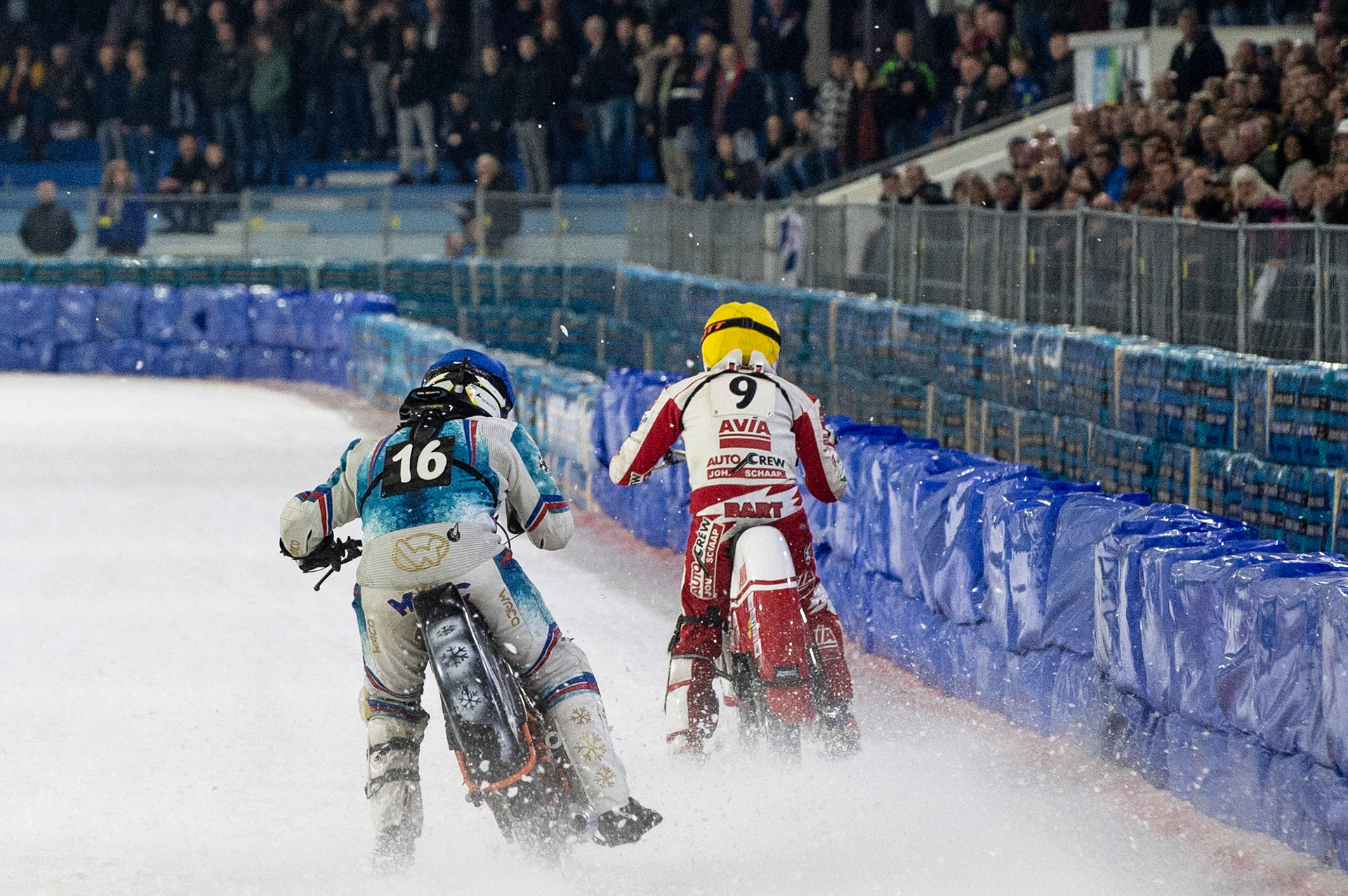 Photo: Ian Charles

Marc Geyer (Blue) chases Bart Schaap (Yellow)

Roelof Thijs Bokaal, Ice Rink Thialf, Heerenveen, Netherlands Friday  29  March  2019