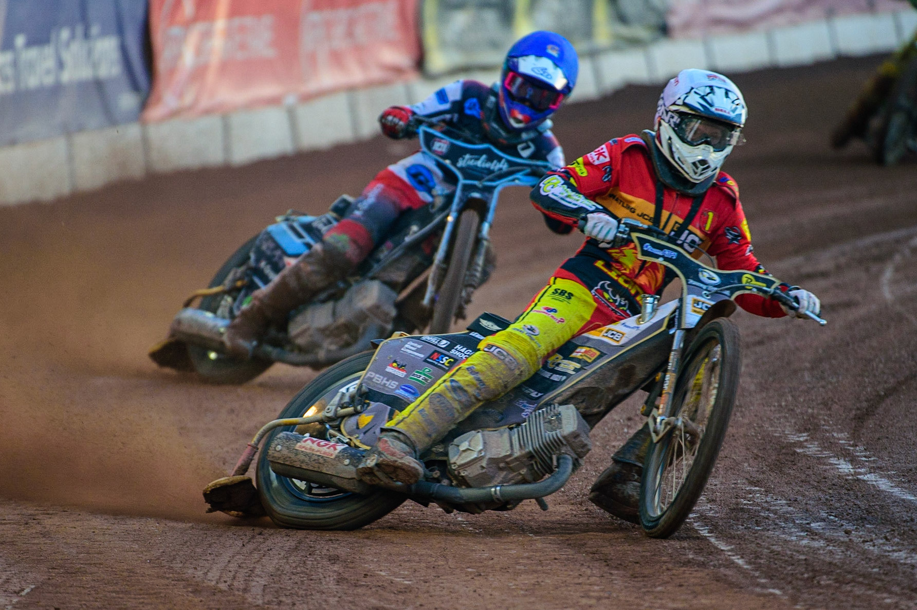 Dan Thompson   (White) leads Freddy Hodder (Blue) during the National Development League match between Belle Vue Aces and Leicester Lions at the National Speedway Stadium, Manchester on Friday 19th August 2022. (Credit: Ian Charles | MI News)