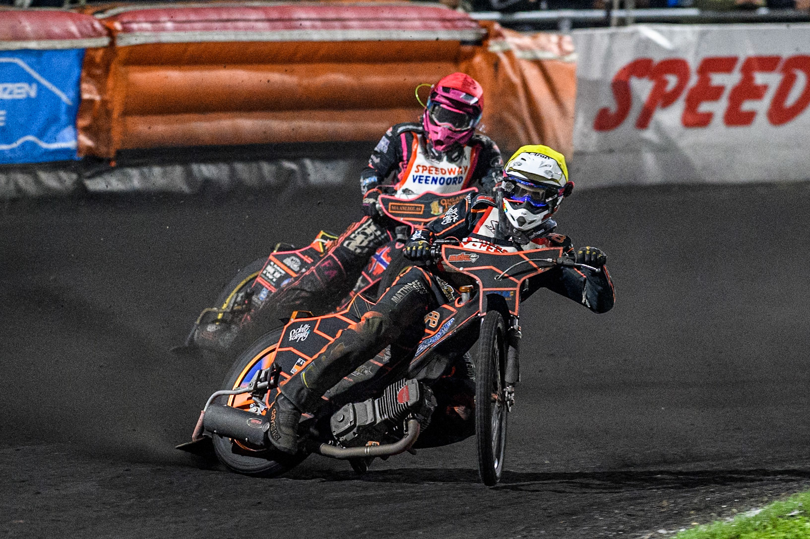 Henry van der Steen of The Netherlands in Yellow leading Glenn Moi of Norway in Red during the Golden JOPA Helmet at Sportpark Veenoord, Veenoord, Netherlands on Saturday 21st September 2024. (Photo: Ian Charles | MI News)