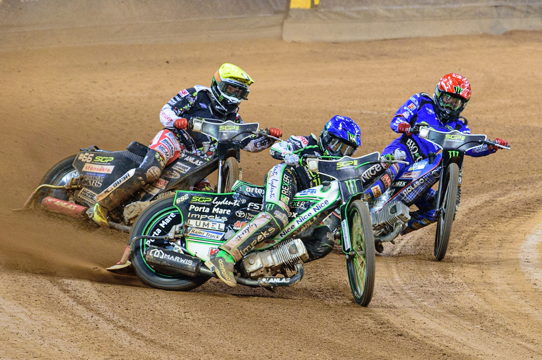 Semi Final 1: Patryk Dudek (692) (Blue) leads Dan Bewley (99) (Red) and Fredrik Lindgren (66) (Yellow) during the FIM  Speedway Grand Prix of Great Britain at the Principality Stadium, Cardiff on Saturday 13th August 2022. (Credit: Ian Charles | MI News