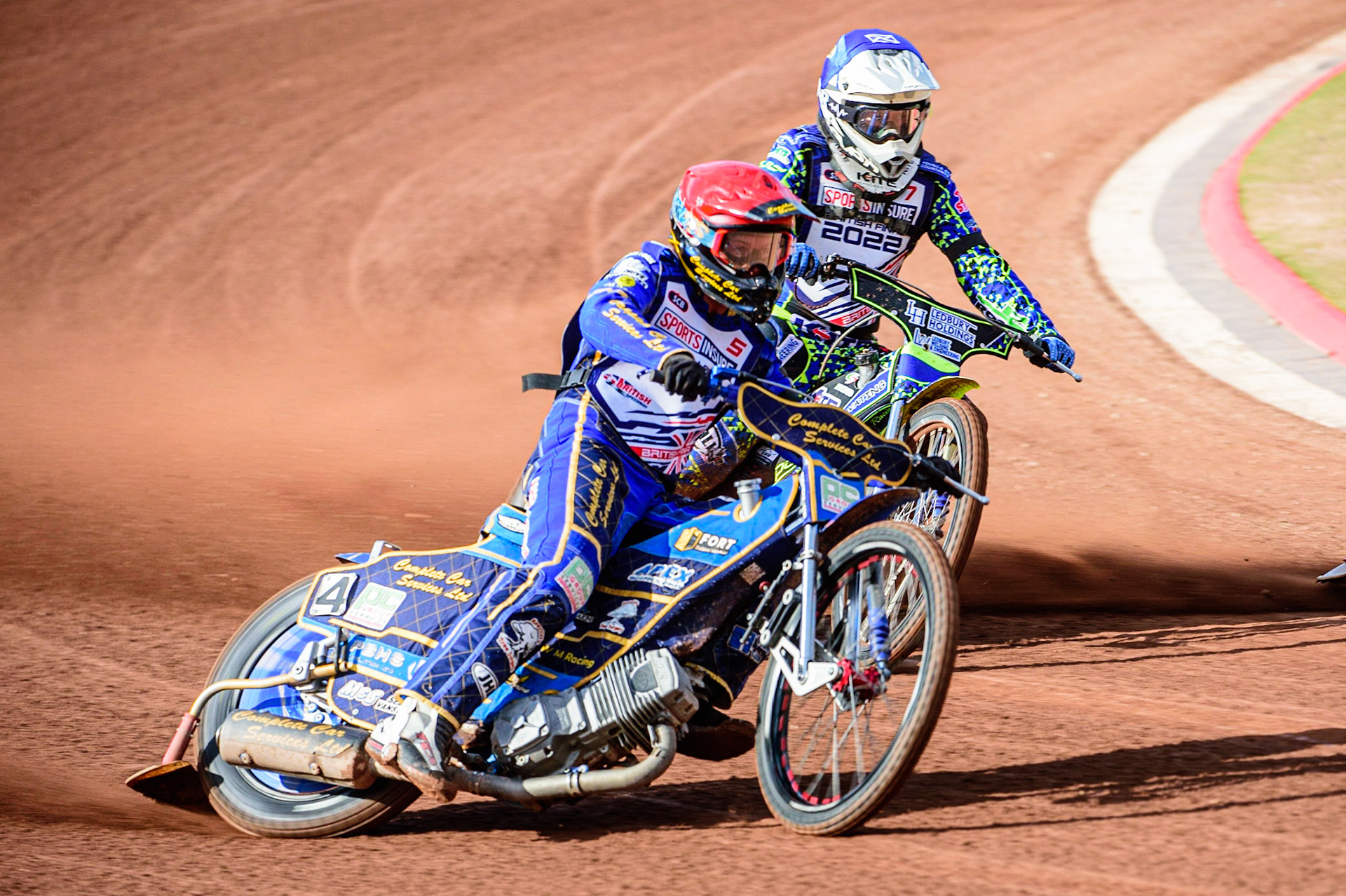 Kyle Howarth  (Red) outside Paul Starke  (Blue) during the Sports Insure British Speedway Final, at the National Speedway Stadium, Manchester, on Sunday 18th September 2022. (Credit: Ian Charles | MI News )