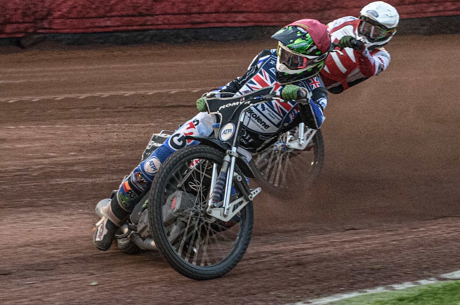 GLASGOW, UK. JUNE 19TH.  Dan Bewley (Great Britain) (Red) leads Rasmus Jensen (Denmark) in the run off for the final qualifying place during the FIM Speedway Grand Prix Qualifying Round at the Peugeot Ashfield Stadium, Glasgow on Saturday 19th June 2021. (Credit: Ian Charles | MI News)