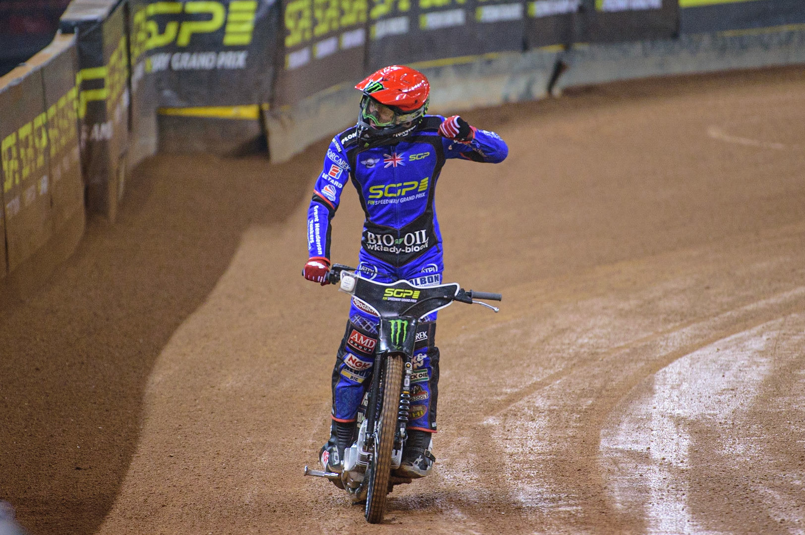 Dan Bewley (99) acknowledges the cheers after his second heat win during the FIM  Speedway Grand Prix of Great Britain at the Principality Stadium, Cardiff on Saturday 13th August 2022. (Credit: Ian Charles | MI News