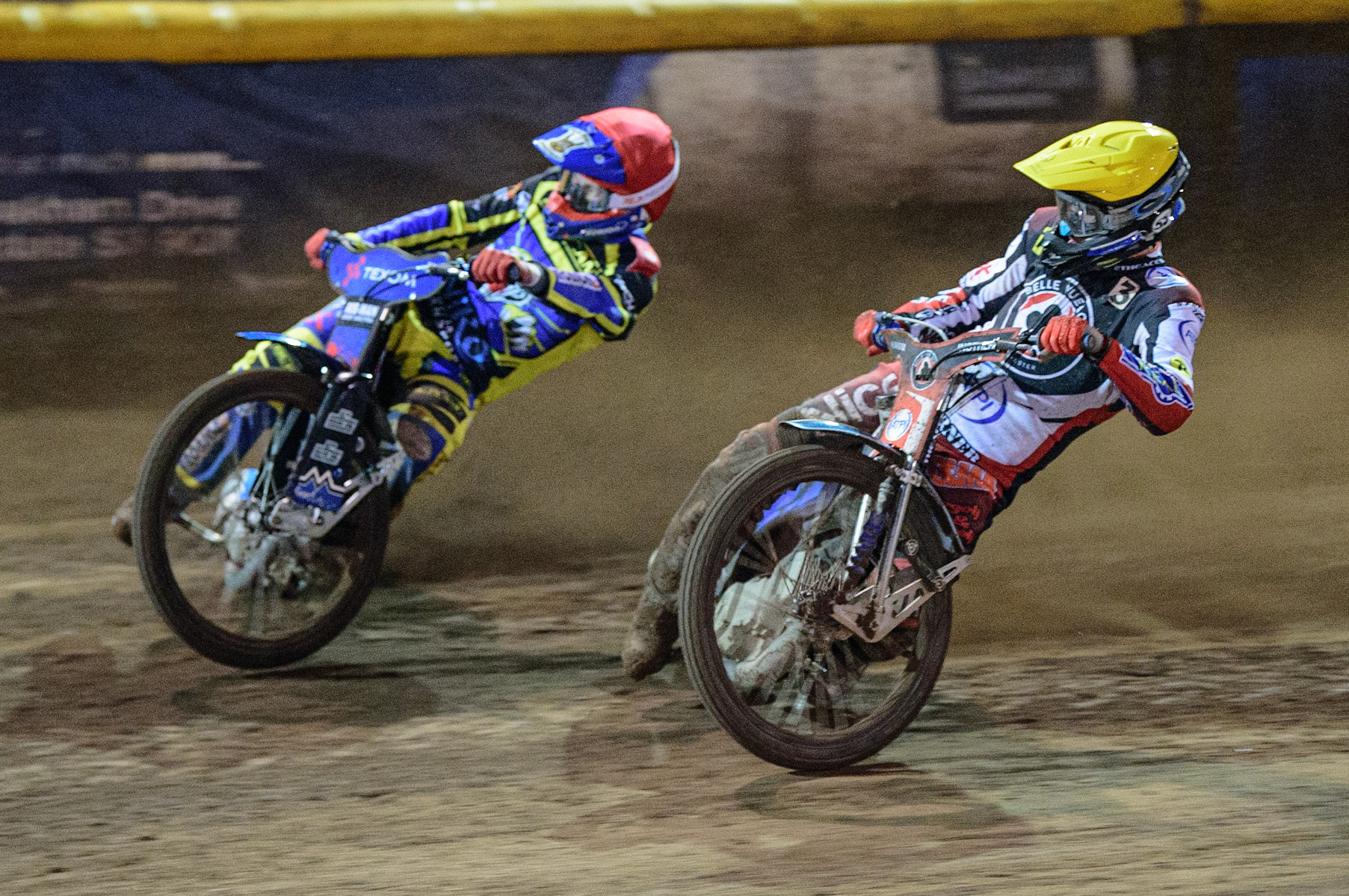 Matej Zagar  (Yellow) inside Tobiasz Musielak  (Red) during the SGB Premiership Grand Final 2nd Leg between Sheffield Tigers and Belle Vue Aces at Owlerton Stadium, Sheffield on Thursday 13th October 2022. (Credit: Ian Charles | MI News)