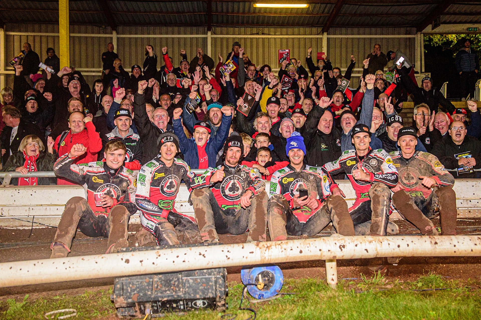 SHEFFIELD, UK. OCT 4THThe Aces with their fans after winning the first leg of the Semi Final during the SGB Premiership Semi Final Playoff 1st Leg between Sheffield Tigers and Belle Vue Aces at Owlerton Stadium, Sheffield on Monday 4th October 2021. (Credit: Ian Charles | MI News)