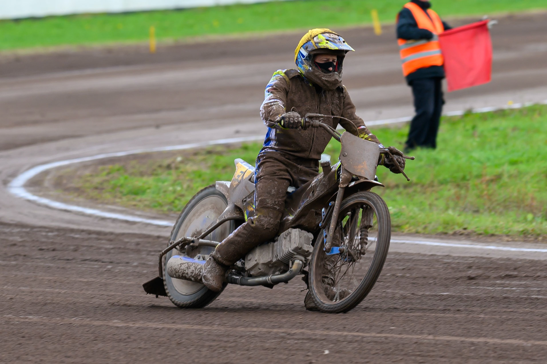 Chris Harris (37) of Great Britain after his last place in heat 1 during the FIM Long Track World Championship Final 4, at the Speed Centre Roden, Netherlands on Sunday 21st September 2025. (Photo: Ian Charles | MI News)during the FIM Long Track World Championship Final 4, at the Speed Centre, Roden on Sunday 21st September 2025. (Photo: Ian Charles | MI News)