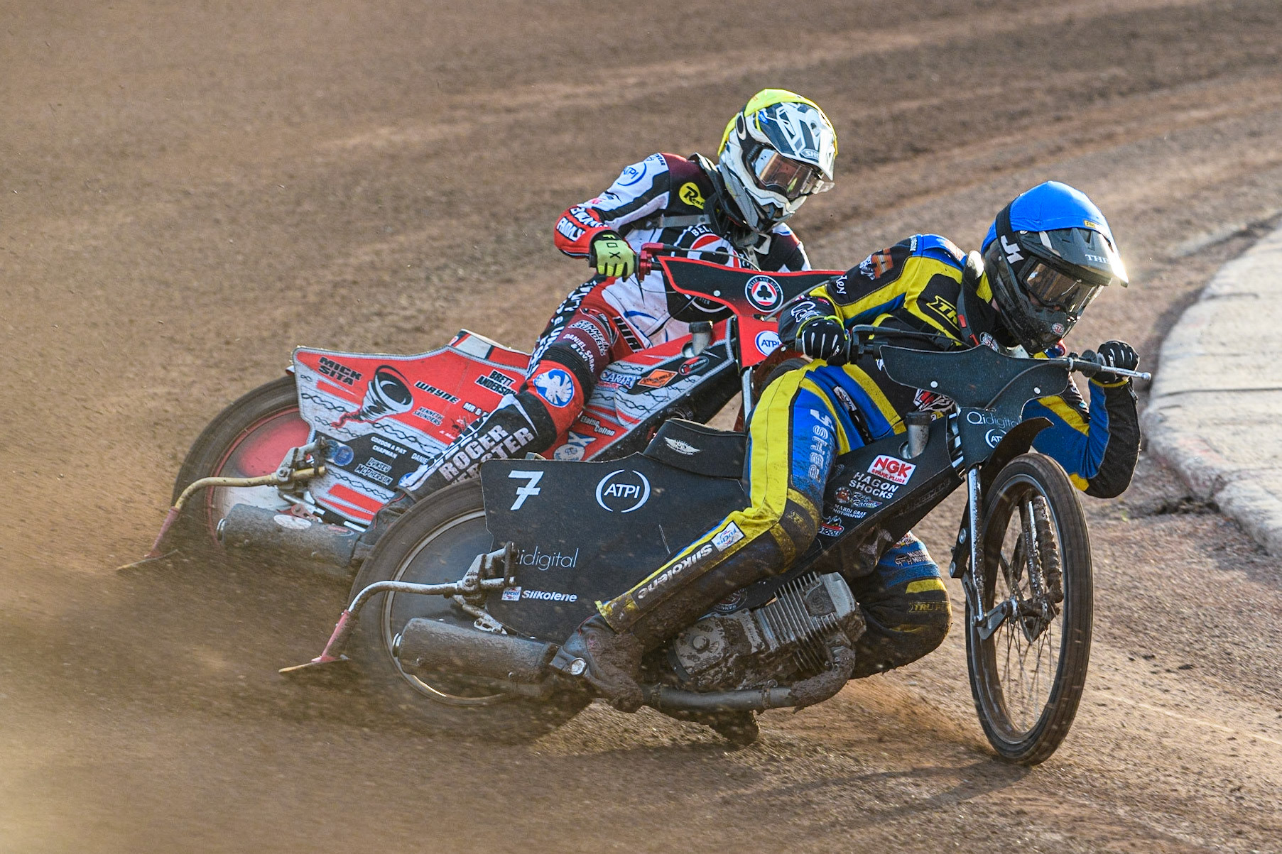 Dan Gilkes (Blue) leads Connor Bailey (Yellow) during the Sports Insure Premiership match between Sheffield Tigers and Belle Vue Aces at Owlerton Stadium, Sheffield on Thursday 20th July 2023. (Photo: Ian Charles | MI News)