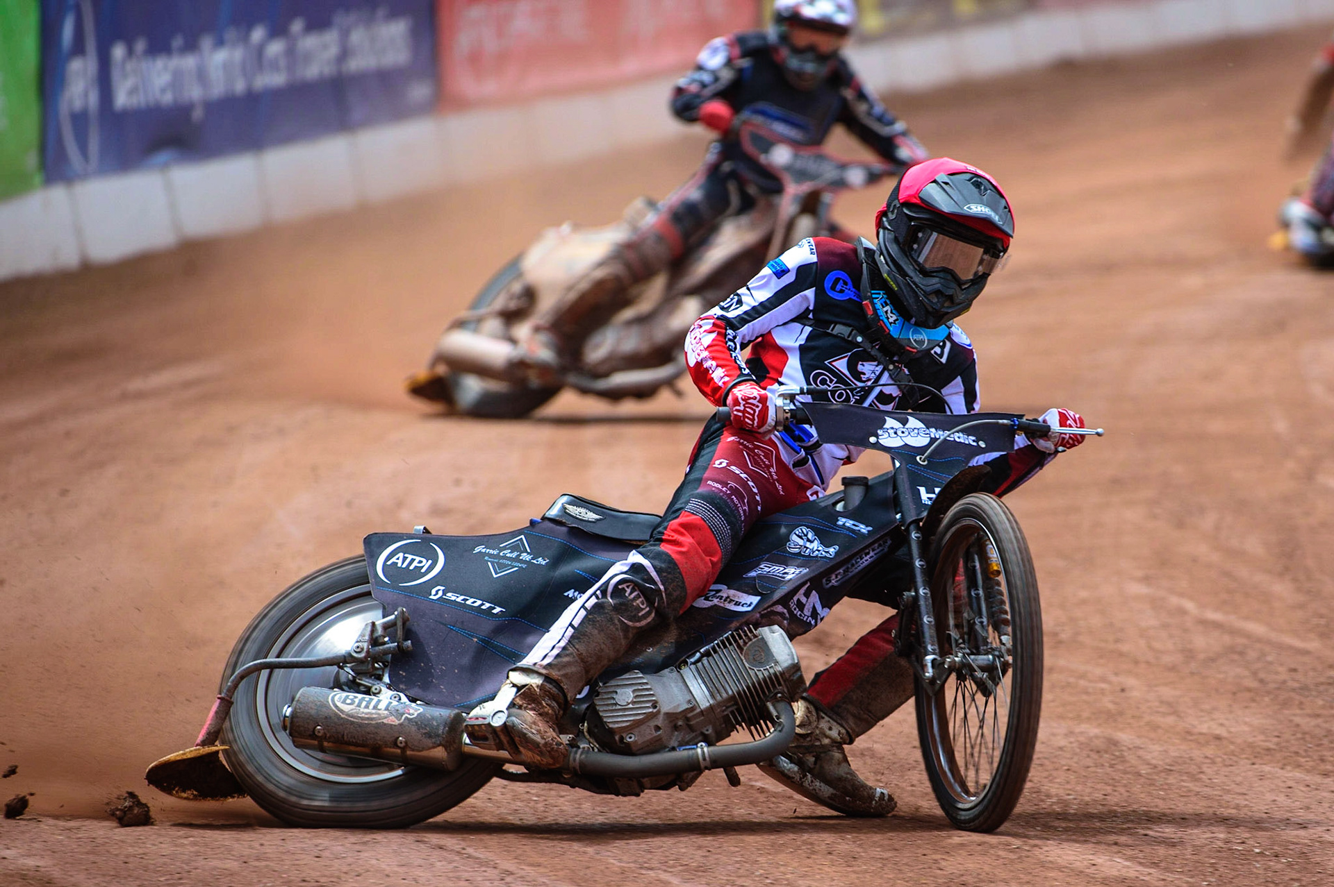 MANCHESTER, UK.  JUN 3RD  Harry McGurk  (Red) leads Ben Morley (White) during the National Development League match between Belle Vue Colts and Oxford Chargers at the National Speedway Stadium, Manchester on Friday 3rd June 2022. (Credit: Ian Charles | MI News)