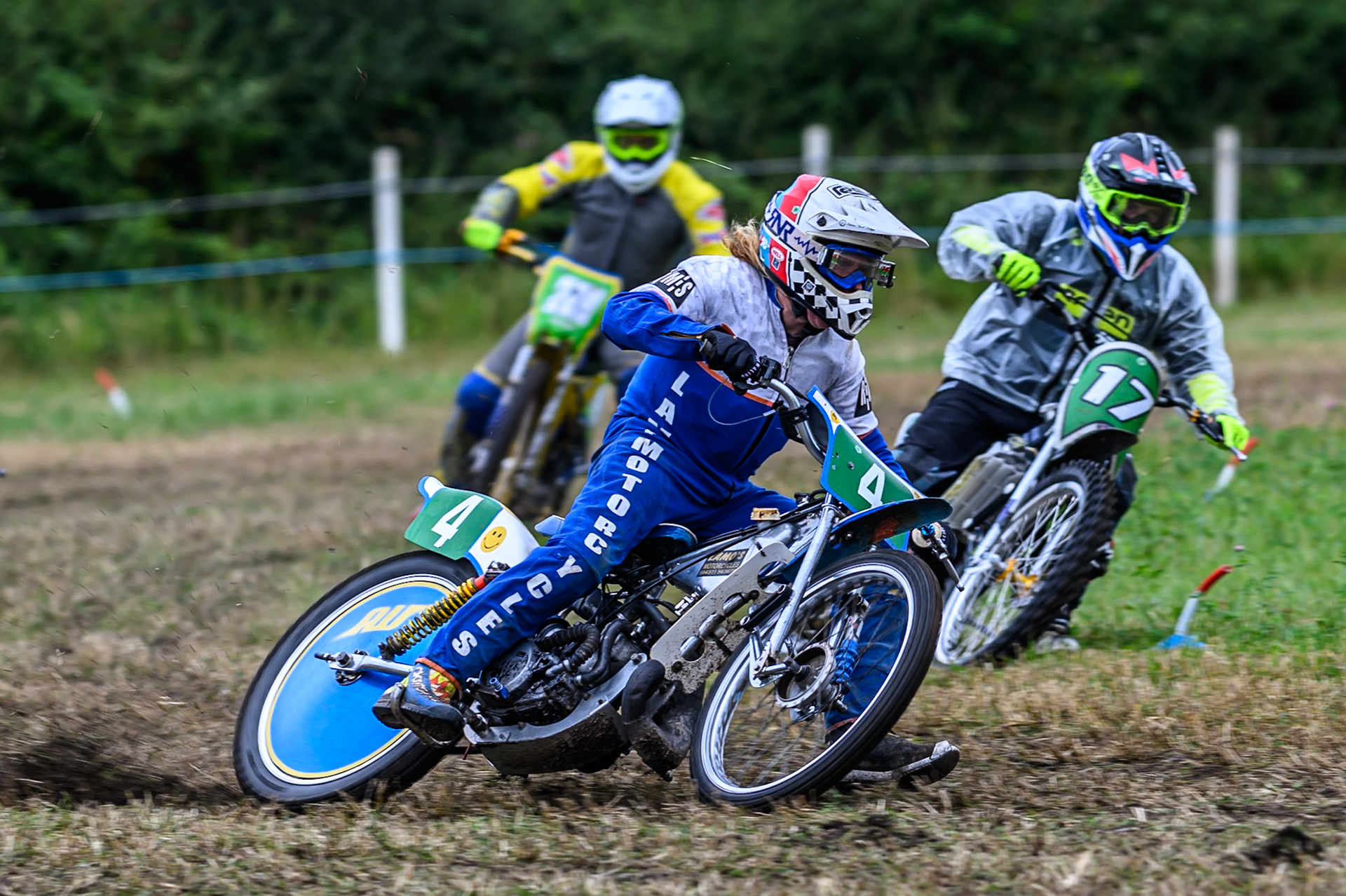 Simon Hammersley (4) leading Jonny Holmes (17) in the 250cc Class during the ACU Northern Grass Track Riders Championship at Cheshire Grass Track Club, Frog Lane, Knutsford, Cheshire on Sunday 20th July 2025. (Photo: Ian Charles | MI News)
