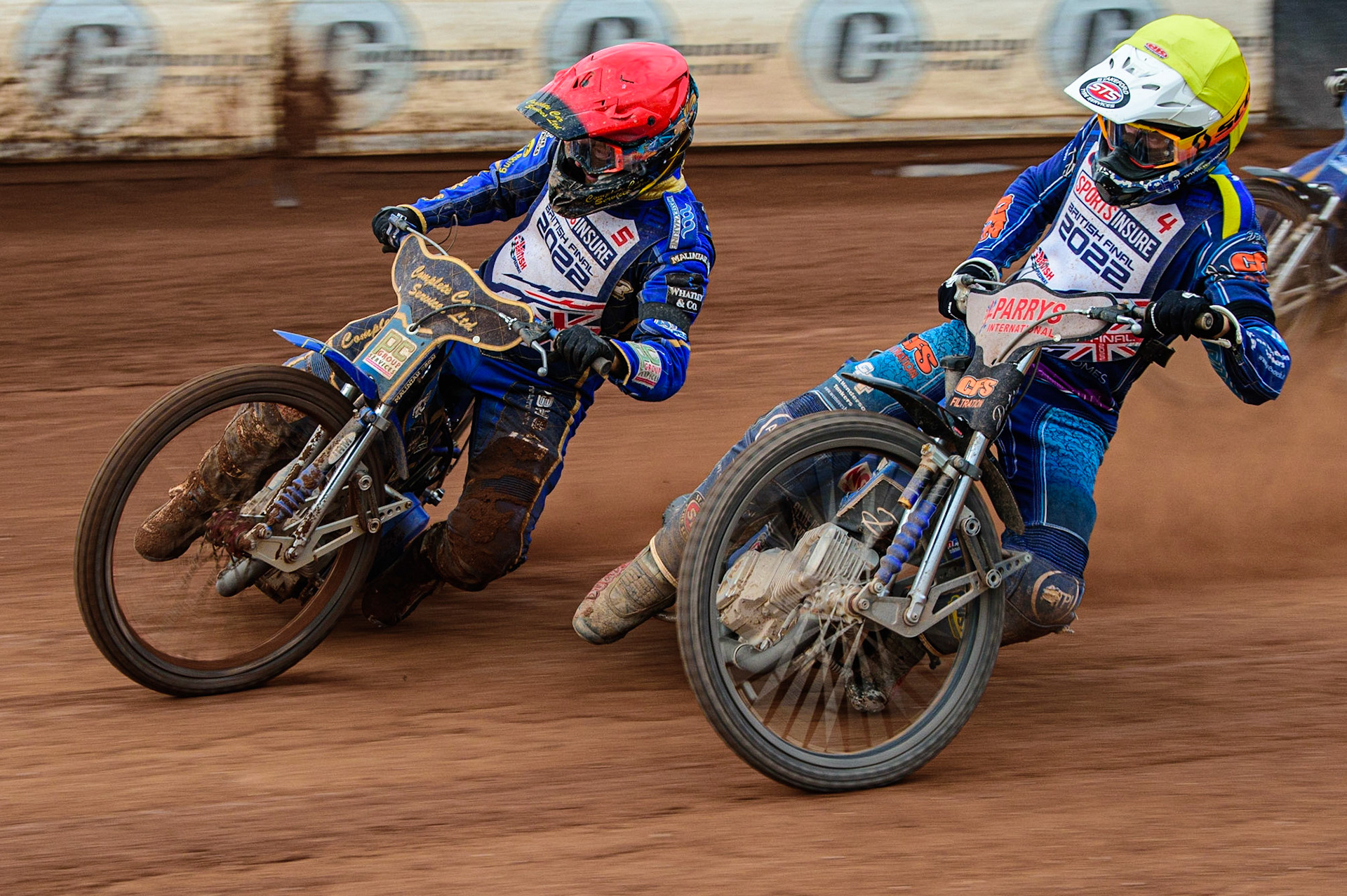 Kyle Howarth  (Red) passes Steve Worrall  (Yellow) during the Sports Insure British Speedway Final, at the National Speedway Stadium, Manchester, on Sunday 18th September 2022. (Credit: Ian Charles | MI News )