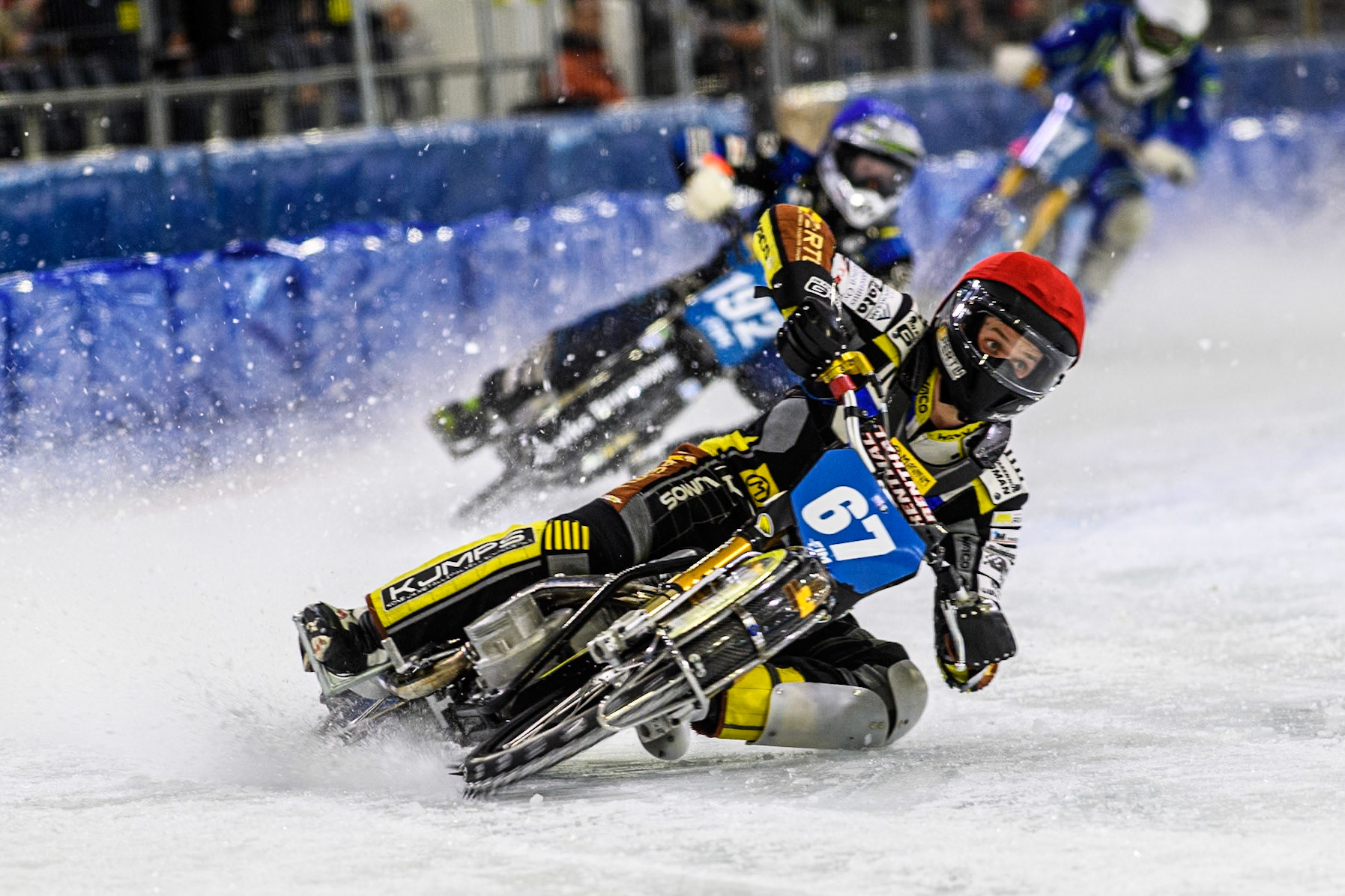 Heikki Huusko (67) of Finland in Red leading Niclas Svensson (192) of Sweden in Blue and Jimmy Olsén (81) of Sweden in White during the FIM Ice Speedway Gladiators World Championship, Final 3 at the Ice Stadium, Thialf, Heerenveen on Saturday 5th April 2025. (Photo: Ian Charles | MI News)