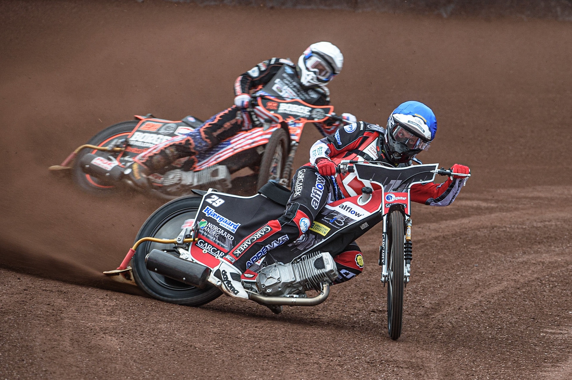 GLASGOW, UK. JUNE 19TH.  Nicolai Klindt (Denmark) (Blue) leads Luke Becker (USA) (White) during the FIM Speedway Grand Prix Qualifying Round at the Peugeot Ashfield Stadium, Glasgow on Saturday 19th June 2021. (Credit: Ian Charles | MI News)