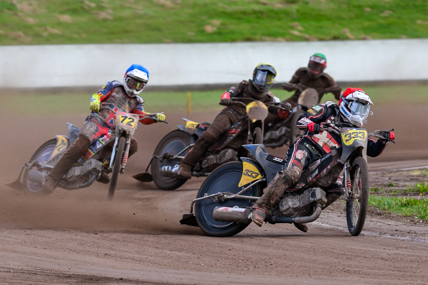 Kenneth Kruse Hansen (333) of Denmark in Red leading Jake Mulford (72) of Great Britain in Blue, Lukas Fienhage (125) of Germany in Yellow and Andrew Appleton (141) of Great Britain in Green during the FIM Long Track World Championship Final 4, at the Speed Centre Roden, Netherlands on Sunday 21st September 2025. (Photo: Ian Charles | MI News)during the FIM Long Track World Championship Final 4, at the Speed Centre, Roden on Sunday 21st September 2025. (Photo: Ian Charles | MI News)