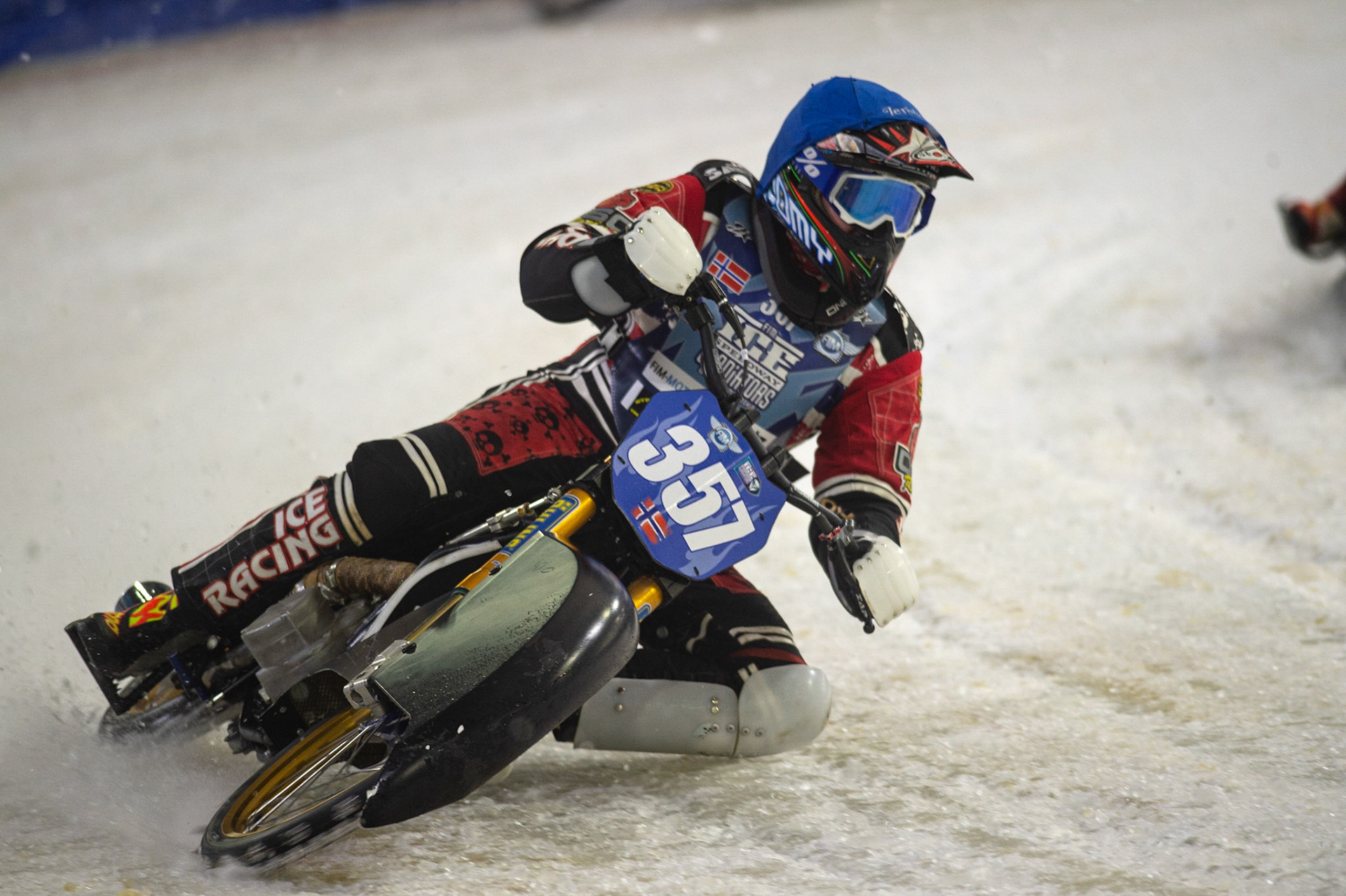 HEERENVEEN, NL. Jo Sætre (357) in action during the FIM Ice Speedway Gladiators World Championship Final 3 at Ice Rink Thialf, Heerenveen on Saturday  2 April 2022. (Credit: Ian Charles | MI News)