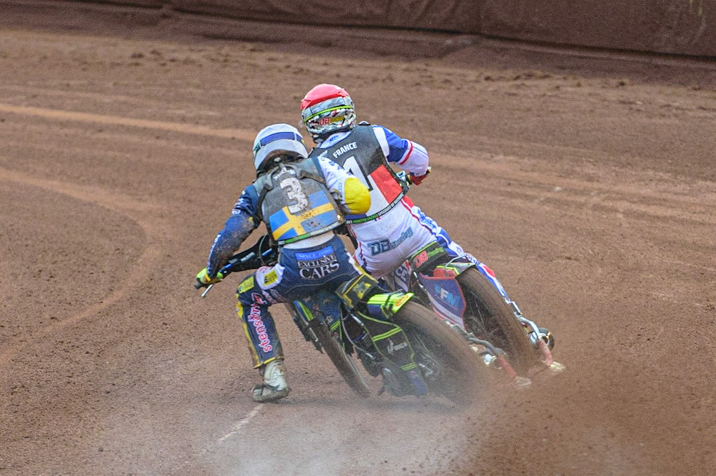MANCHESTER, UK. OCT 17TH Philip Hellström-Bangs of Sweden (White) inside David Bellego of France (Red) during the Monster Energy FIM Speedway of Nations at the National Speedway Stadium, Manchester on Sunday  17th October 2021. (Credit: Ian Charles | MI News)