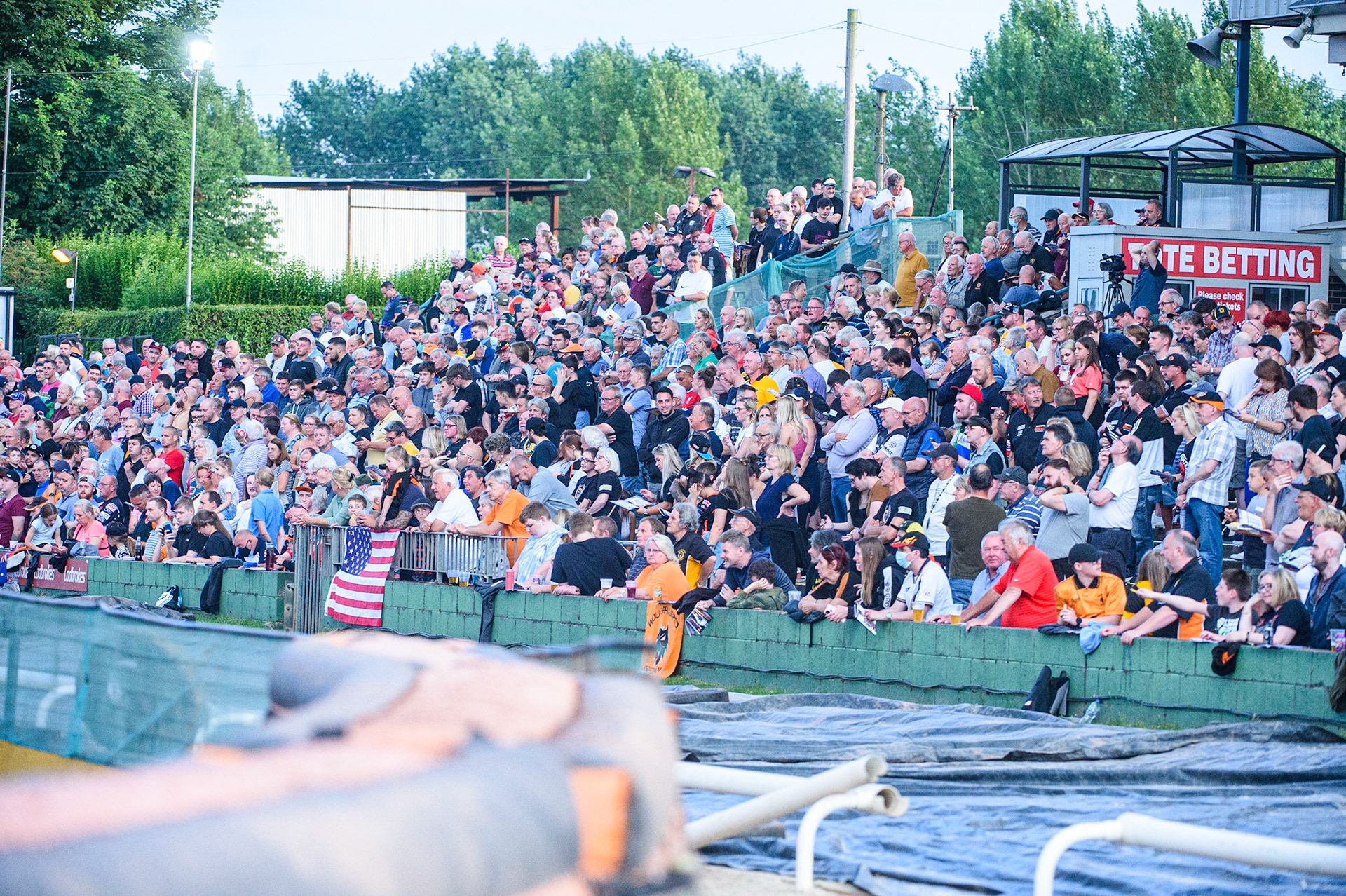 WOLVERHAMPTON, UK. JULY 26TH A full house at Monmore Green as fans are back in the stadiums during the SGB Premiership match between Wolverhampton Wolves and Belle Vue Aces at the Ladbroke Stadium, Wolverhampton on Monday 26th July 2021. (Credit: Ian Charles | MI News)