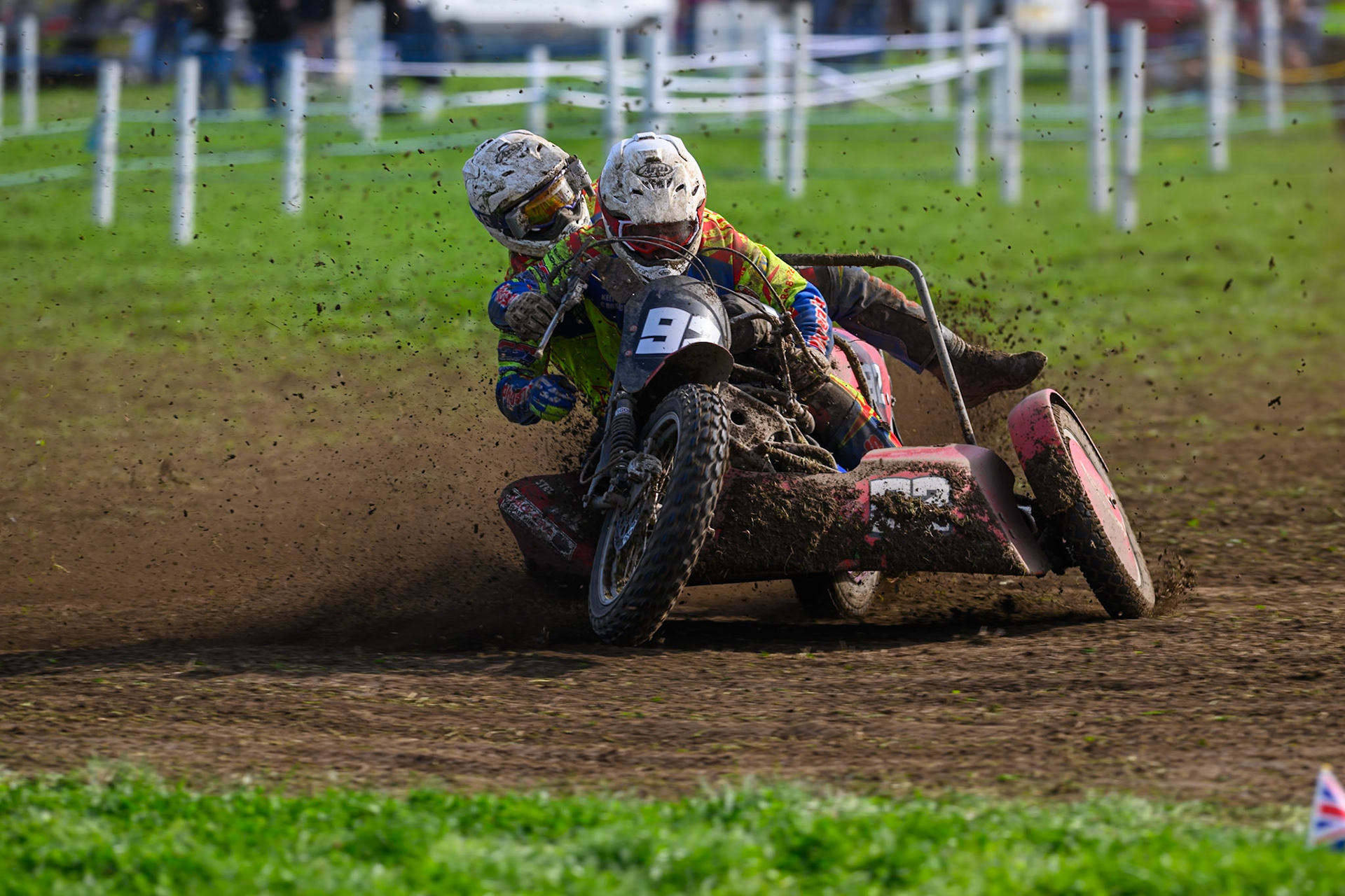 British Masters 1000cc Sidecars: Terry Saunters/Liam Brown (24) lock up and try to correct it during the British Masters Grasstrack Championship at Lower Marsh Farm, Much Hoole, Preston in Lancashire, England on Sunday 13th September 2026. (Photo: Ian Charles | MI News)