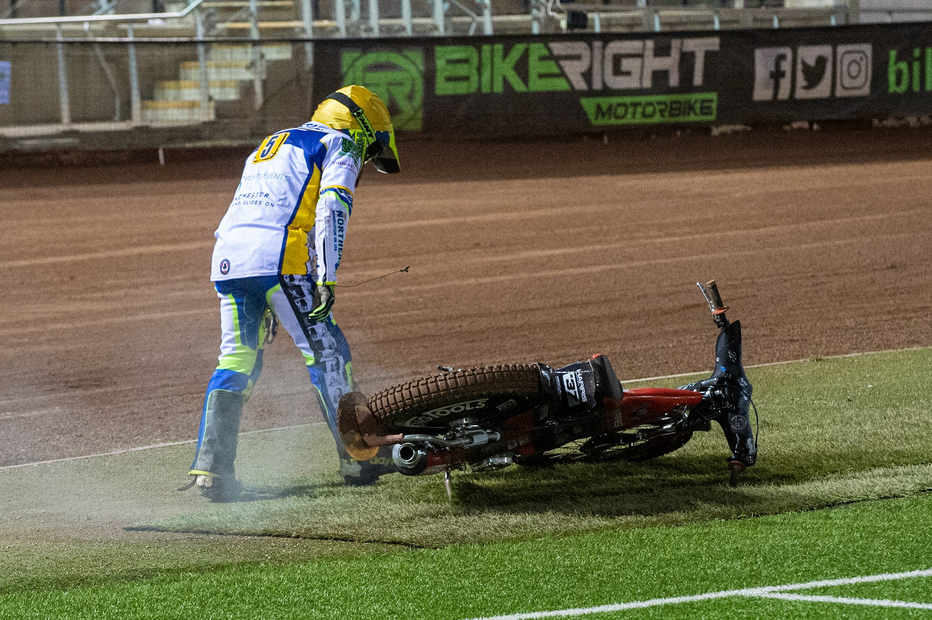 Photo: Ian CharlesJordan Palin of Belle Vue 'BikeRight' Aces (Blue) leads Chris Harris of the 'ATPI' All StarsBelle Vue ‘Bikerite ’Aces v ‘ATPI’ All Stars, Premiership Challenge, National Speedway Stadium, Manchester Thursday  24  September  2020