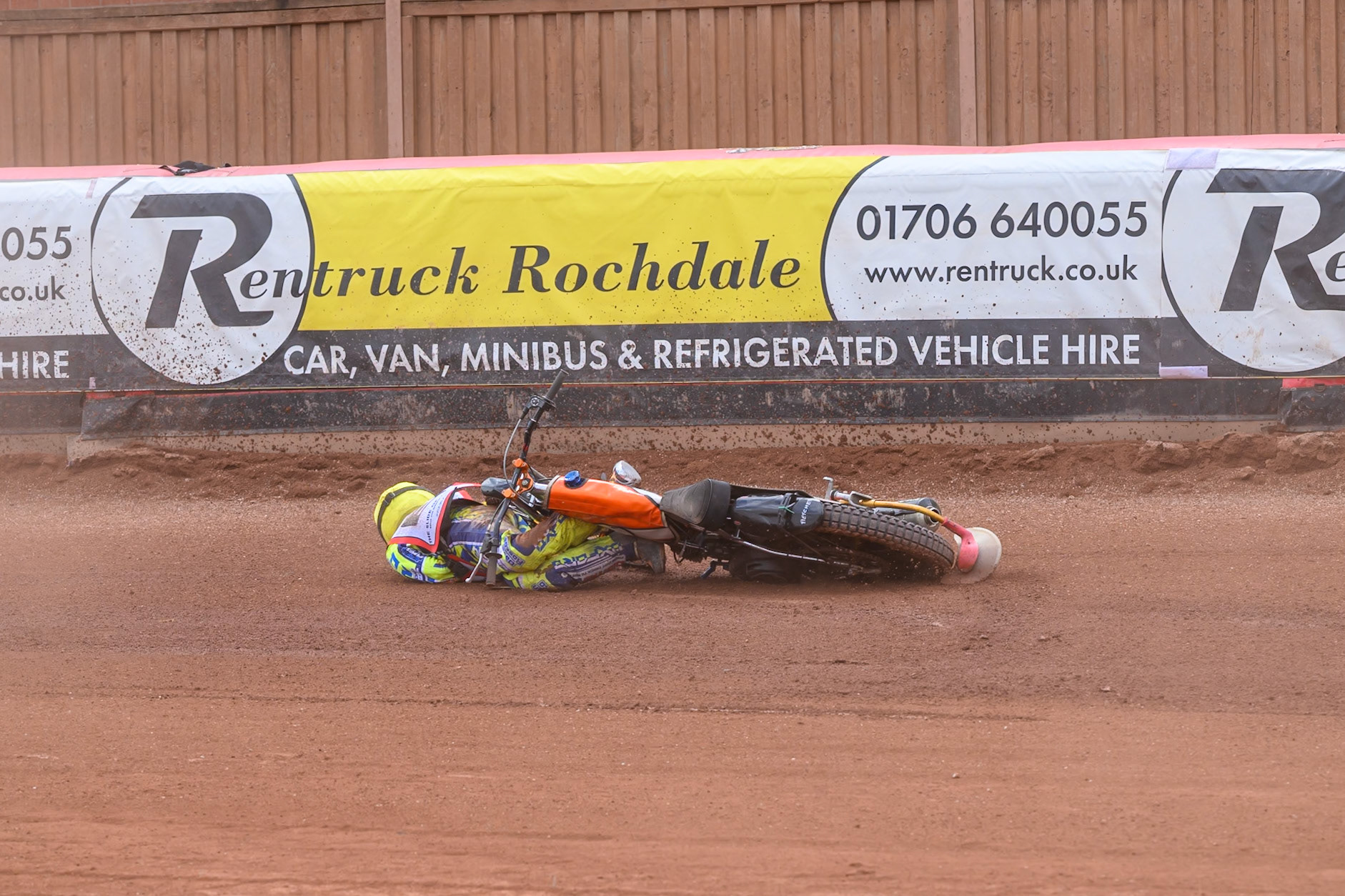 JR ASHWORTH &amp; SONS COLTS ACADEMY INDIVIDUALHarry Fletcher in Yellow rides inside Senna Summers in Blue before he slides off during the JR Ashworth &amp; Sons Colts Individual at the National Speedway Stadium, Manchester on Sunday 10th May 2026. (Photo: Ian Charles | MI News)