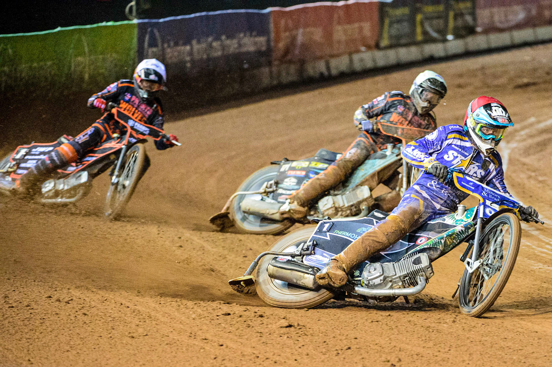 Richard Lawson (Red) leads Sam Masters (White) and Ryan Douglas (Yellow)  during the Grant Henderson Pairs at the National Speedway Stadium, Manchester on Thursday 27th October 2022. (Credit: Ian Charles | MI NEWS)