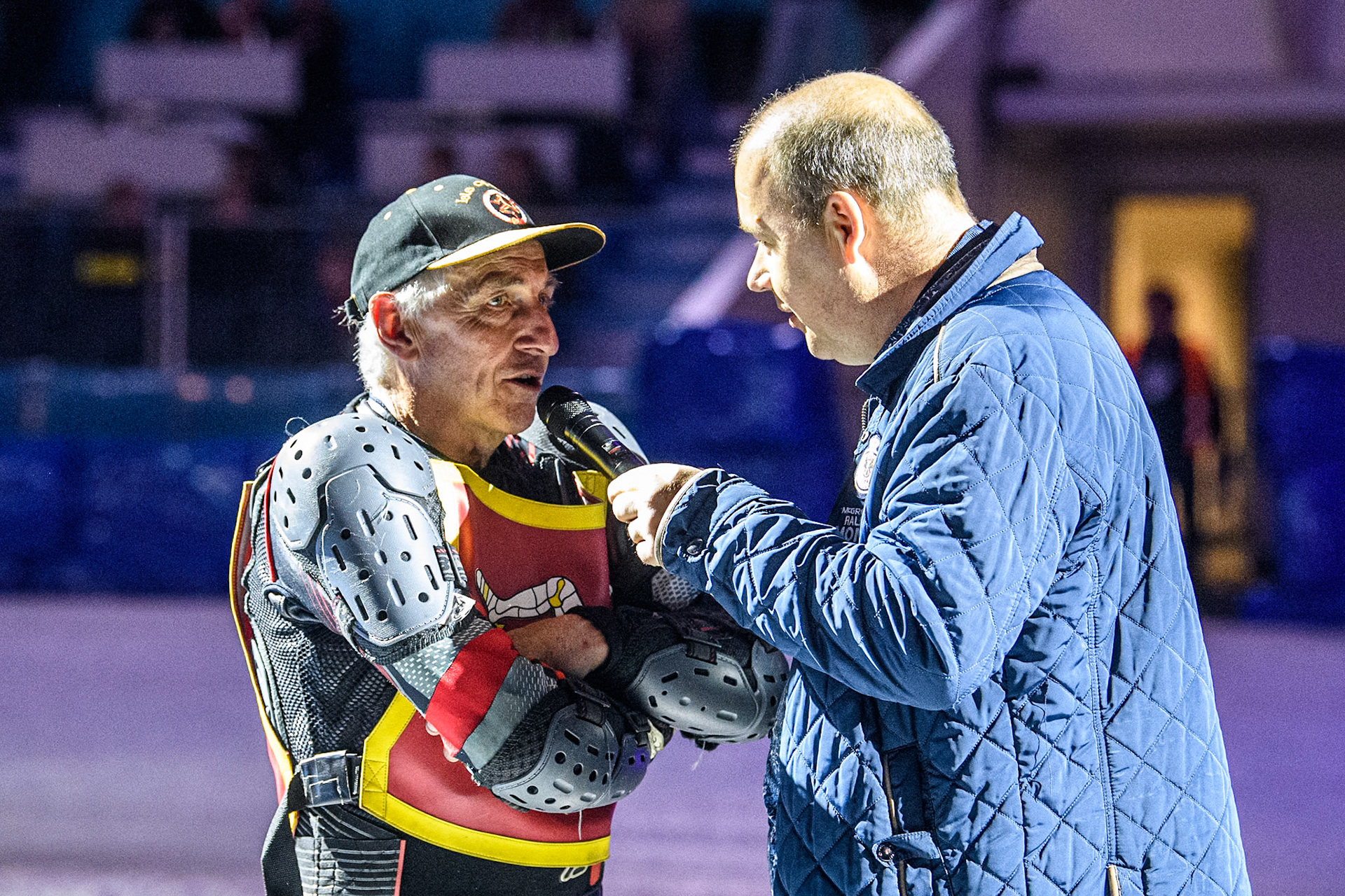 Tim Dixon of Great Britain is interviewed by the meeting presenter during the Roelof Thijs Bokaal, Ice Rink Thialf, Heerenveen, Netherlands on Friday 4th April 2025. (Photo: Ian Charles | MI News)