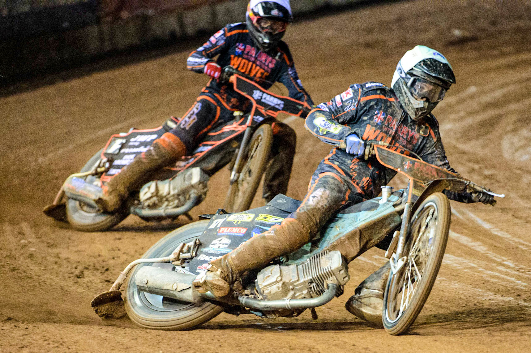 Ryan Douglas (Yellow) leads team mate Sam Masters (White)  during the Grant Henderson Pairs at the National Speedway Stadium, Manchester on Thursday 27th October 2022. (Credit: Ian Charles | MI NEWS)
