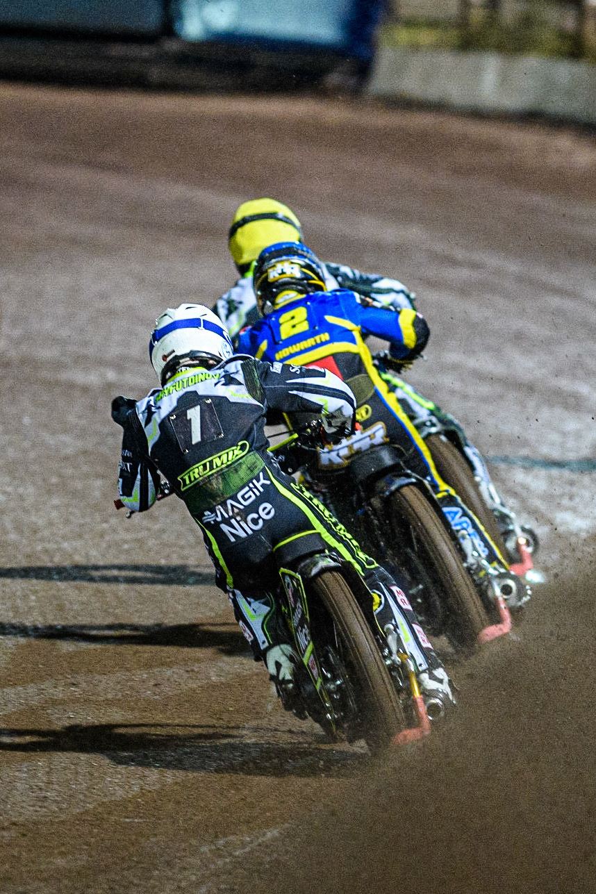 Emil Sayfutdinov (White) Kyle Howarth (Blue) chases during the Sports Insure Premiership Grand Final Second Leg match between Sheffield Tigers and Ipswich Witches at Owlerton Stadium, Sheffield on Thursday 5th October 2023. (Photo: Ian Charles | MI News)