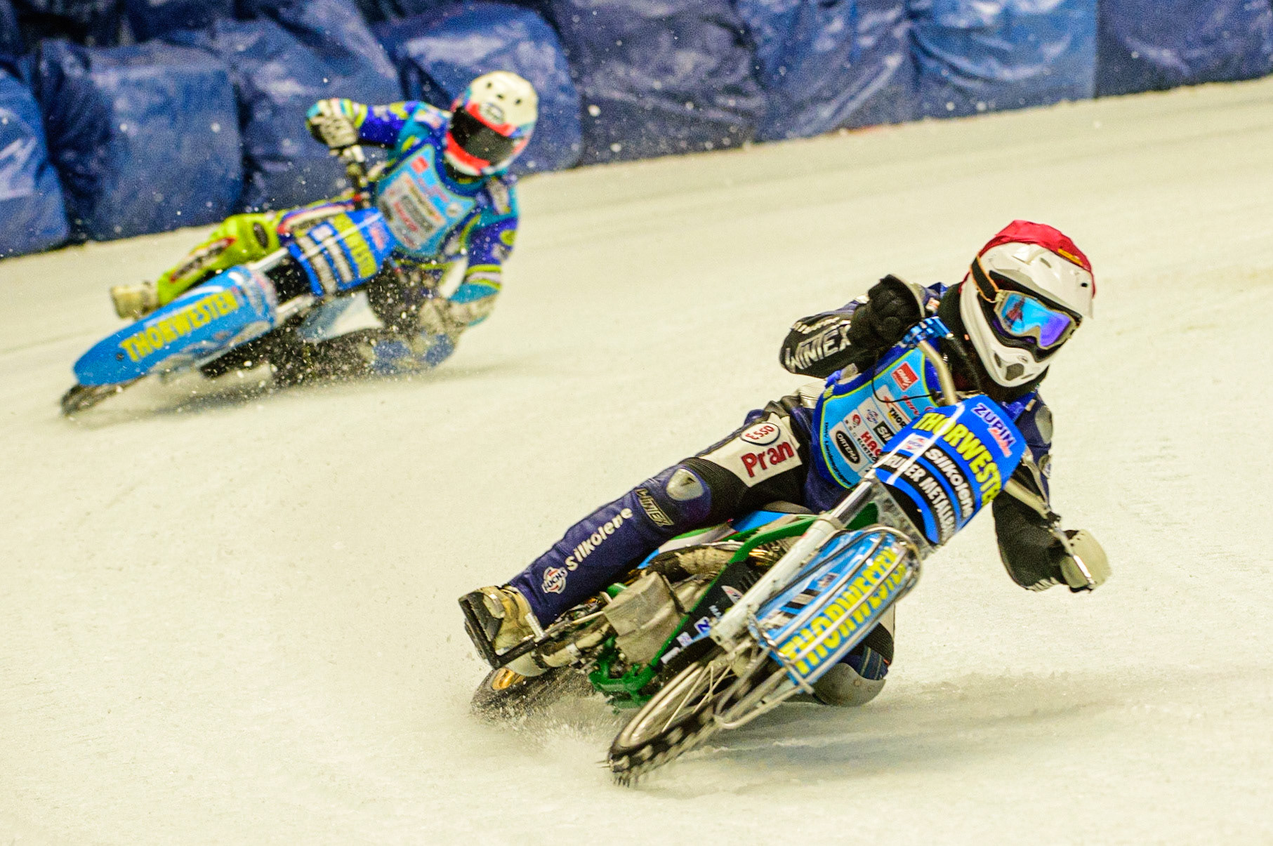 Markus Skabraut (Red) leads Günther Bauer (Blue) during the Race of Legends at the Max-Aicher-Arena, Inzell on Friday 17th March 2023. (Photo: Ian Charles | MI News)