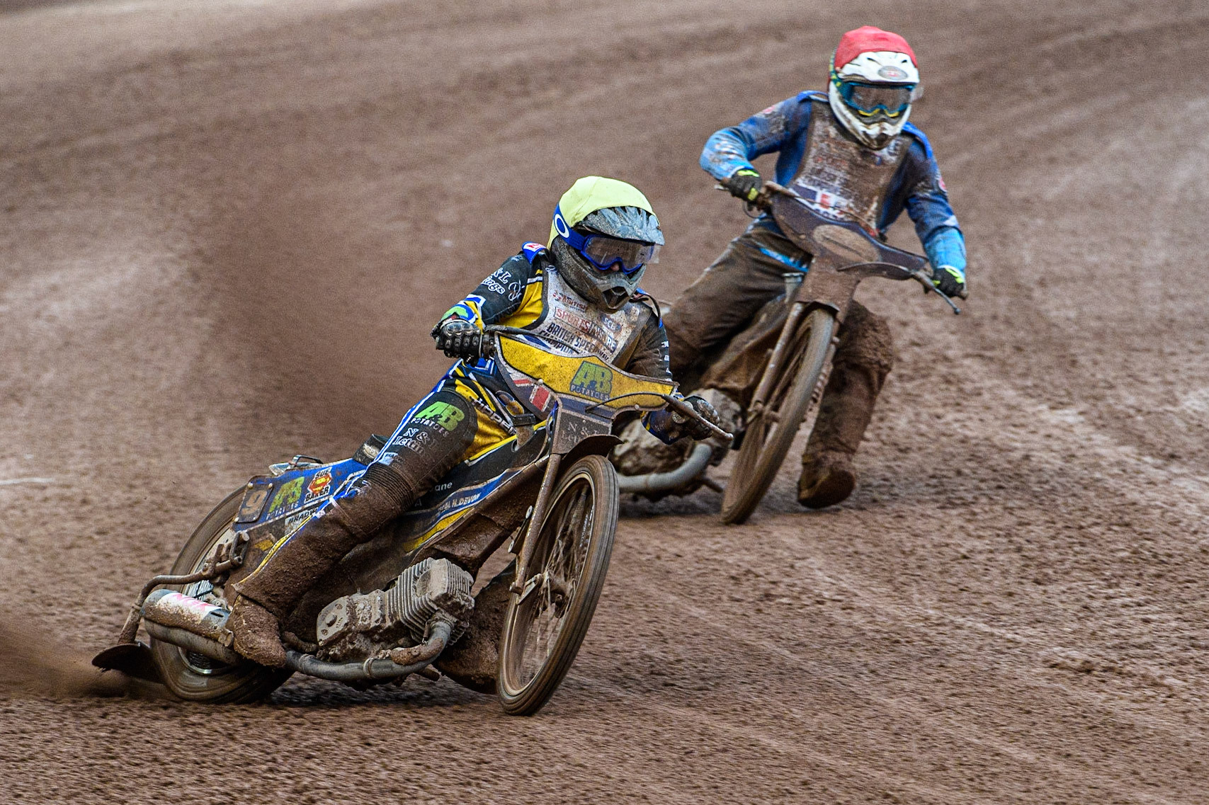 Ben Barker (Yellow) leads Richard Lawson (Red) during the Sports Insure British Speedway Final at the National Speedway Stadium, Manchester on Monday 14th August 2023. (Photo: Ian Charles | MI News)