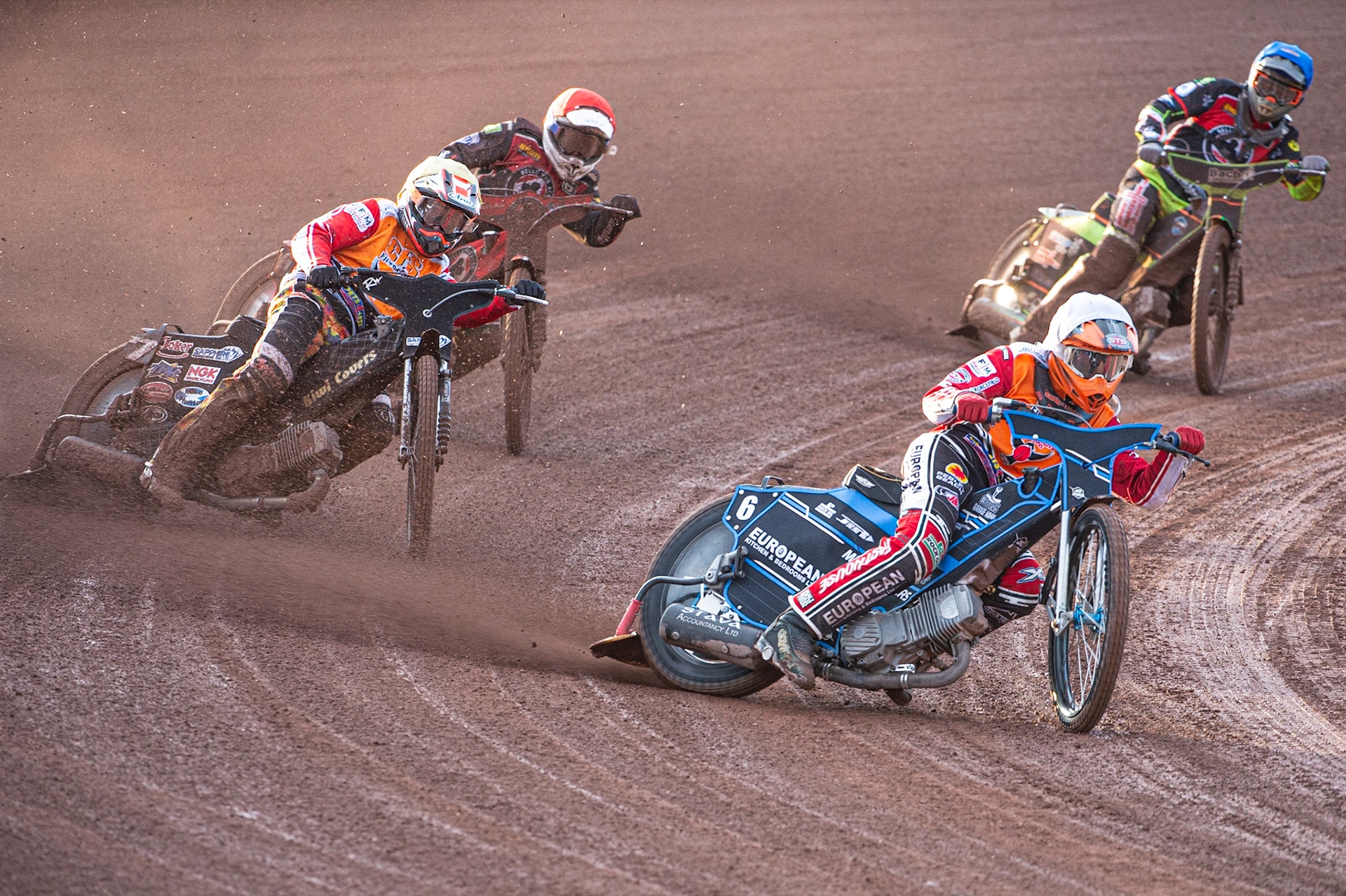 Photo by Ian Charles

Swindon Robins  Ellis Perks  (White) and Ricky Wells (Yellow) lead Jaimon Lidsey  (Red) and Nikolaj Busk Jakobsen  (Blue)


Belle Vue Aces v Swindon Robins, British Speedway Premiership, Belle Vue National Speedway Stadium, Manchester, Monday 12  August  2019