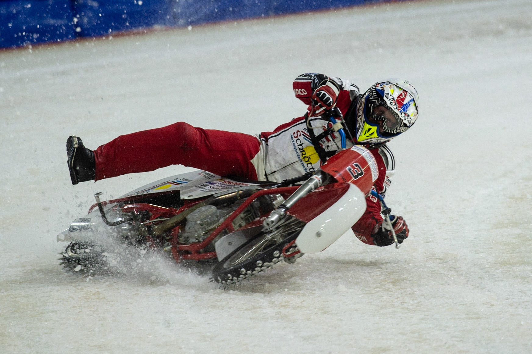 Photo: Ian Charles

Kevin Arzl gets into difficulty and falls 

Roelof Thijs Bokaal, Ice Rink Thialf, Heerenveen, Netherlands Friday  29  March  2019