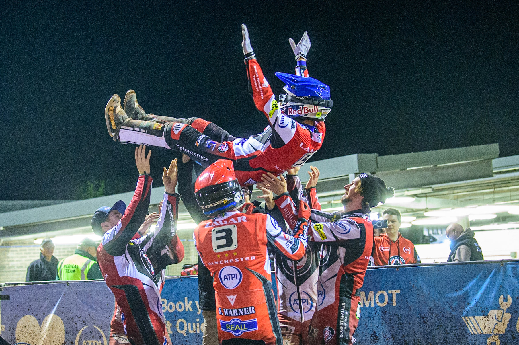Robert Lambert is given the bumps by his team mates after his 15 point maximum on his debut Belle Vue ATPI Aces  during the SGB Premiership Semi Final 2nd Leg between Belle Vue Aces and Ipswich Witches at the National Speedway Stadium, Manchester on Monday 3rd October 2022. (Credit: Ian Charles | MI News)