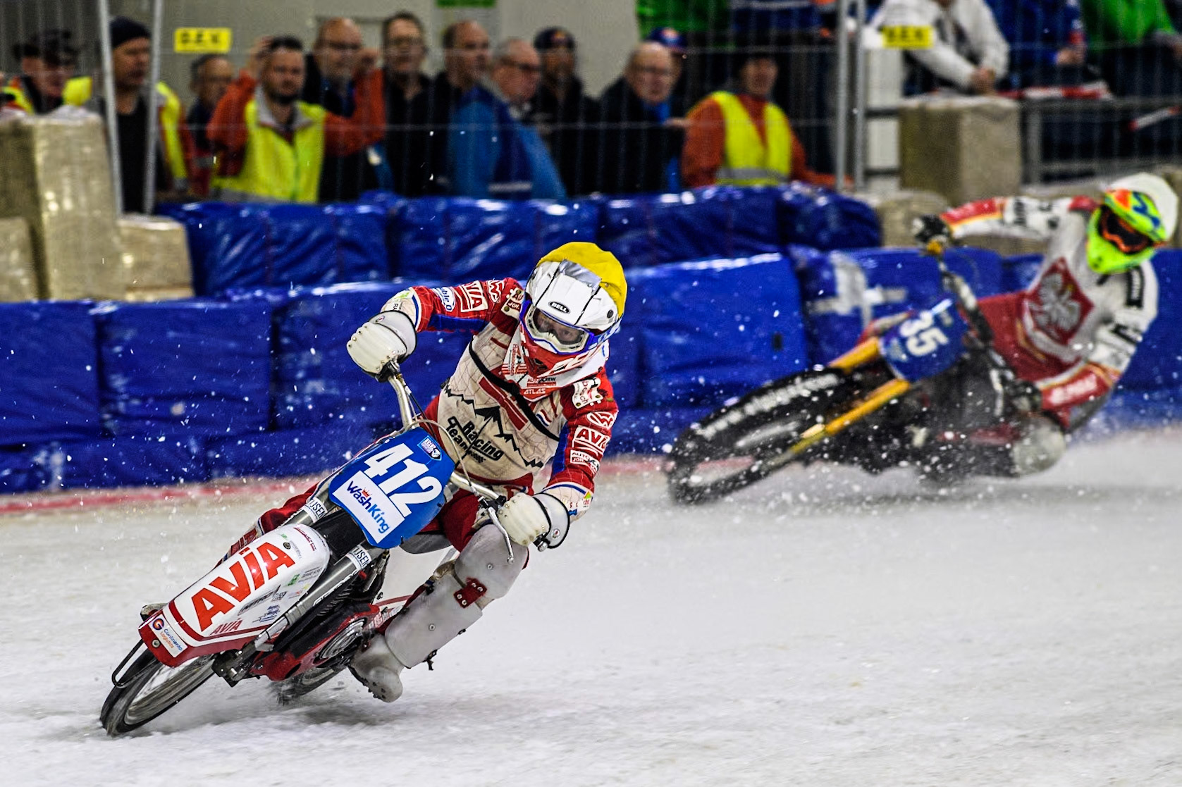 Niek Schaap of The Netherlands in Yellow leading Michał Knapp of Poland in White during the Roelof Thijs Bokaal at Ice Rink Thialf, Heerenveen, The Netherlands on Friday 5th April 2024. (Photo: Ian Charles | MI News)