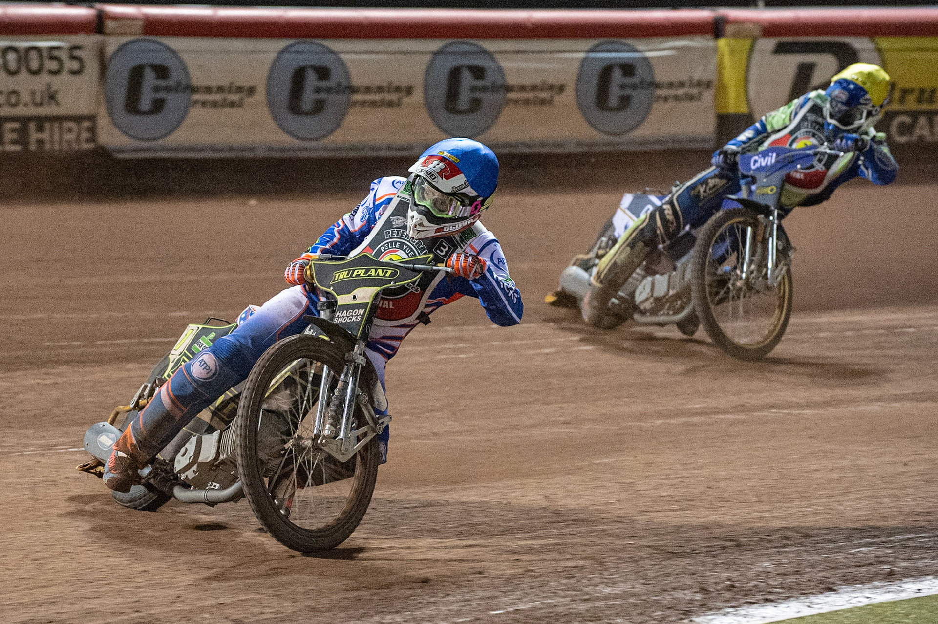 Photo: Ian CharlesJason Crump (Blue) leads Richie Worrall (Yellow)Peter Craven Memorial Trophy, National Speedway Stadium, Manchester Thursday  22  October  2020