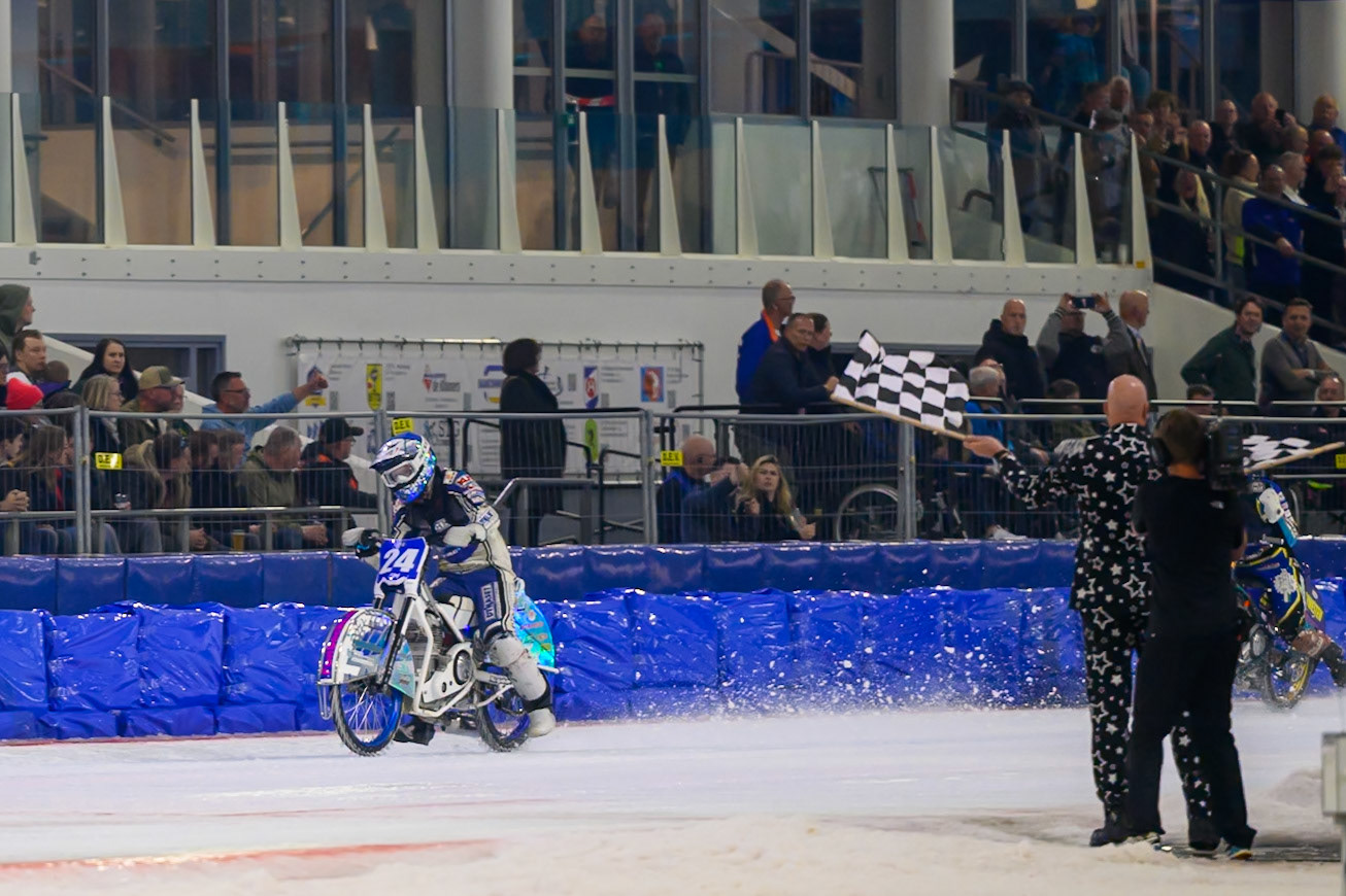 Max Koivula (24) of Finland wins the Last Chance Race during the FIM Ice Speedway Gladiators World Championship Final 3 at Ice Rink Thialf, Heerenveen on Saturday 11th April 2026. (Photo: Ian Charles | MI News)
