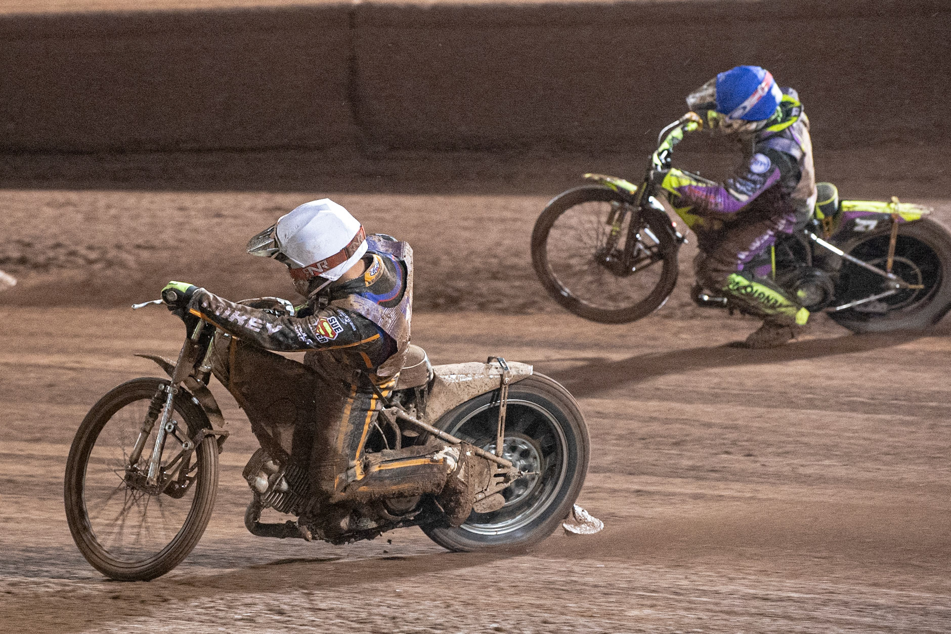 Photo: Ian CharlesBen Barker   (White)  inside  Tom Brennan  (Blue)  as he picks up some driveSports Insure British Speedway Championship Final, National Speedway Stadium, Manchester Monday  28  September  2020